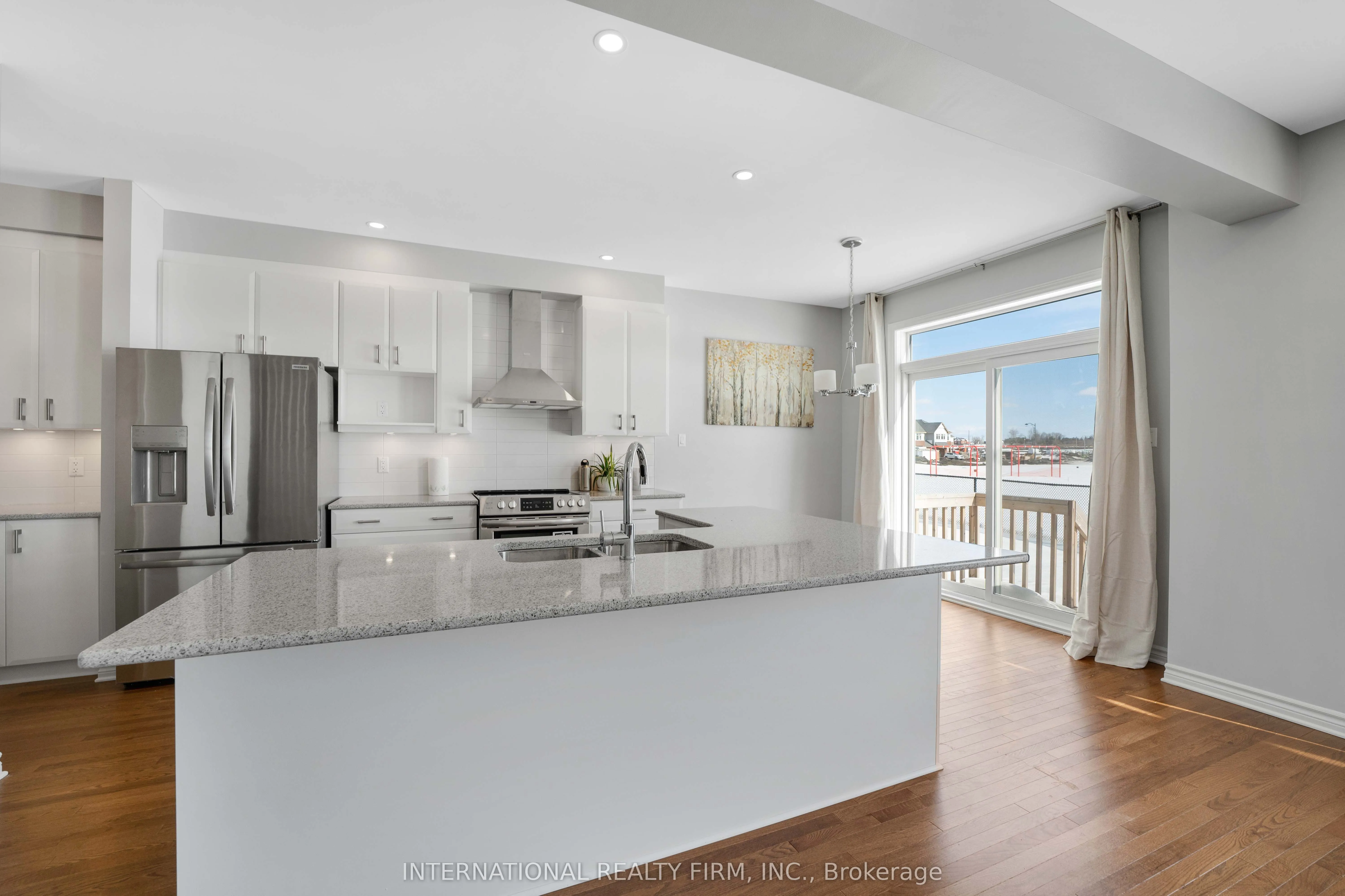 696 Moonflower Crescent