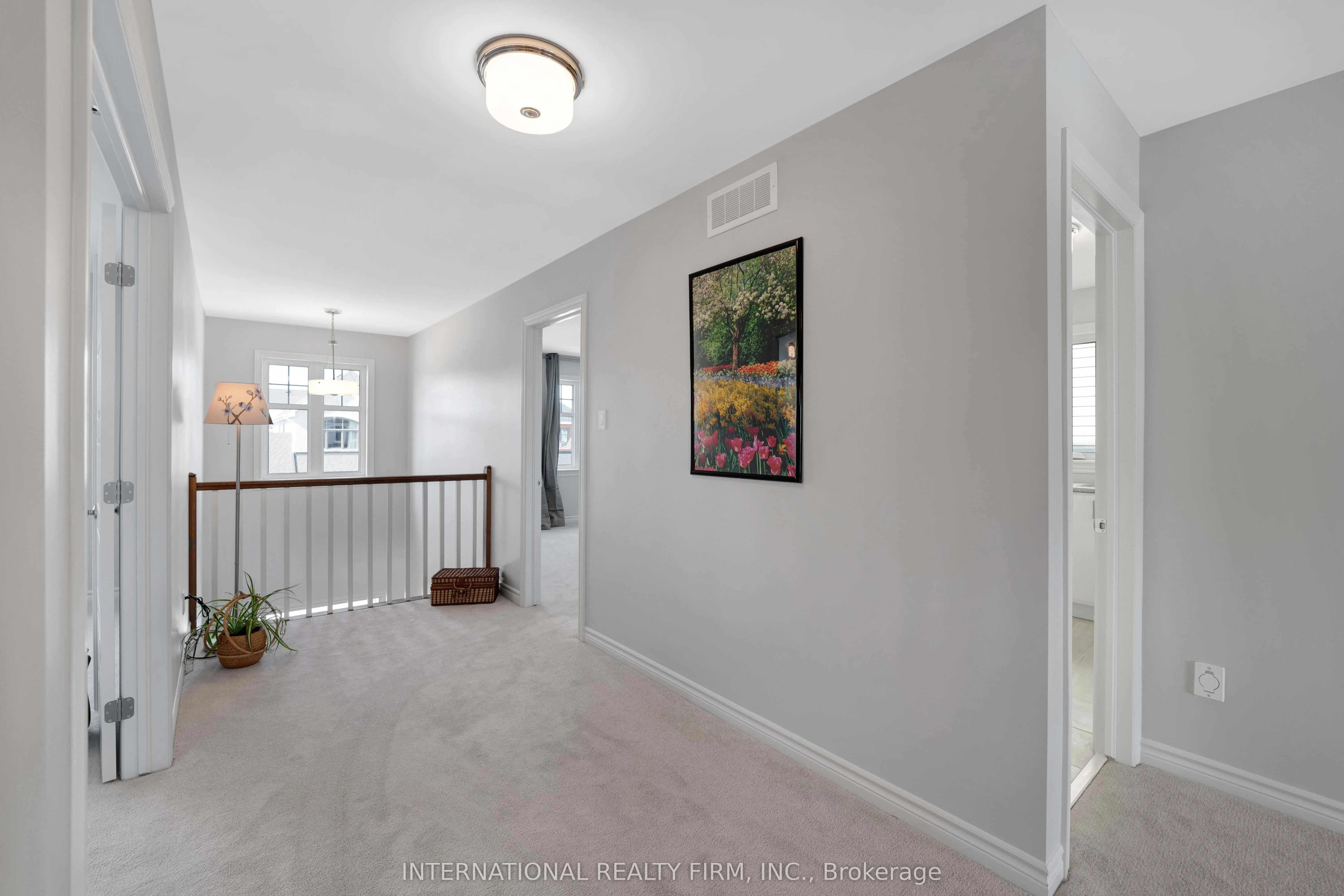 696 Moonflower Crescent