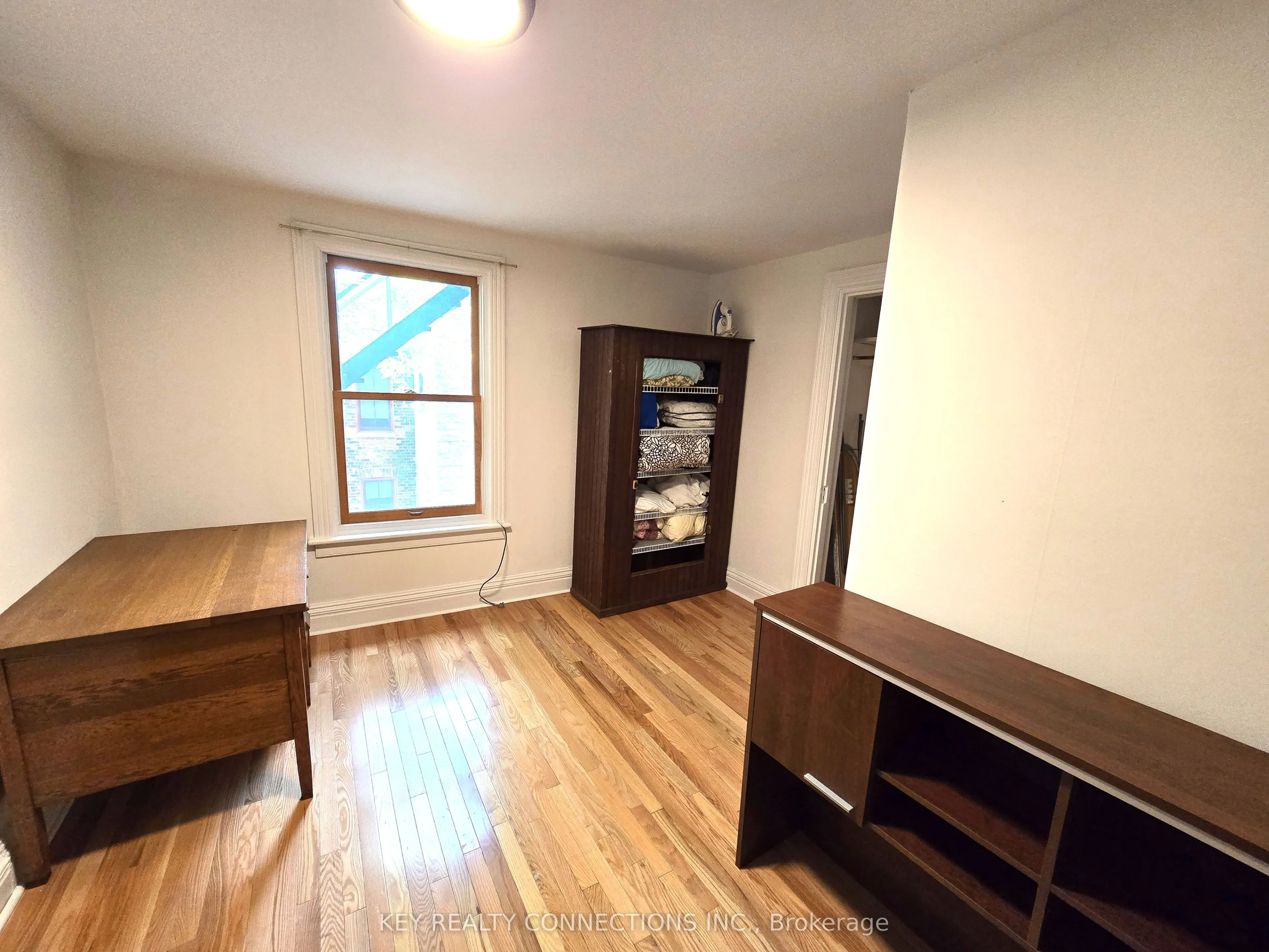 208 King Street E