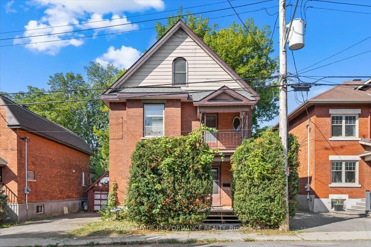 46 Leonard Avenue