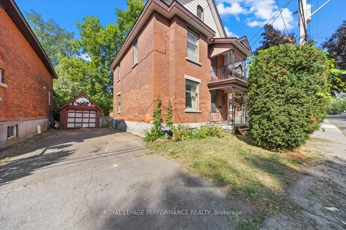 46 Leonard Avenue