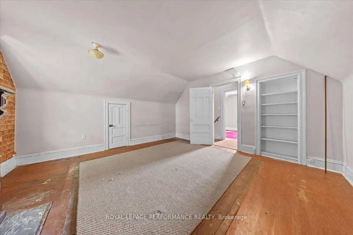 46 Leonard Avenue