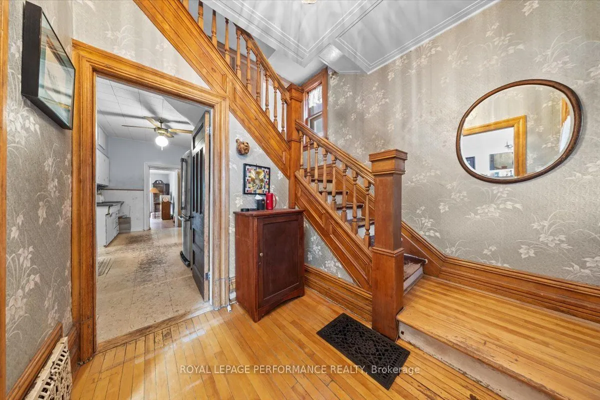 46 Leonard Avenue