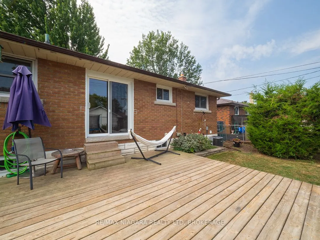 15 Michael Drive S