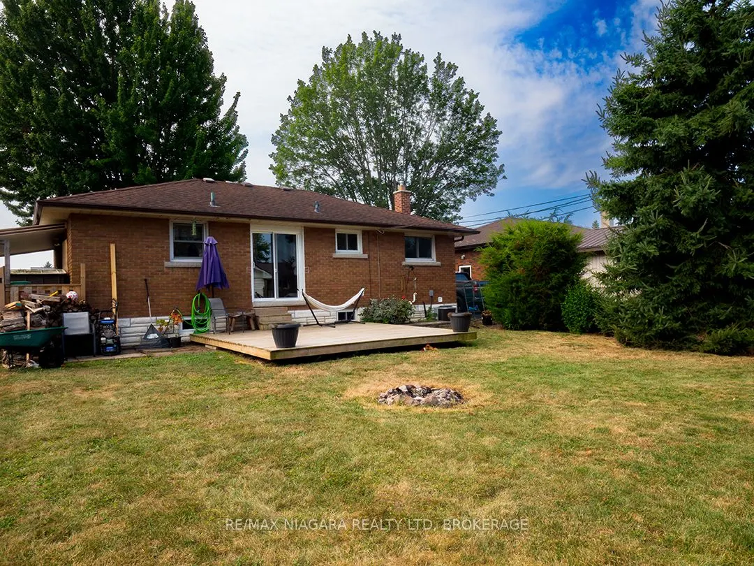 15 Michael Drive S