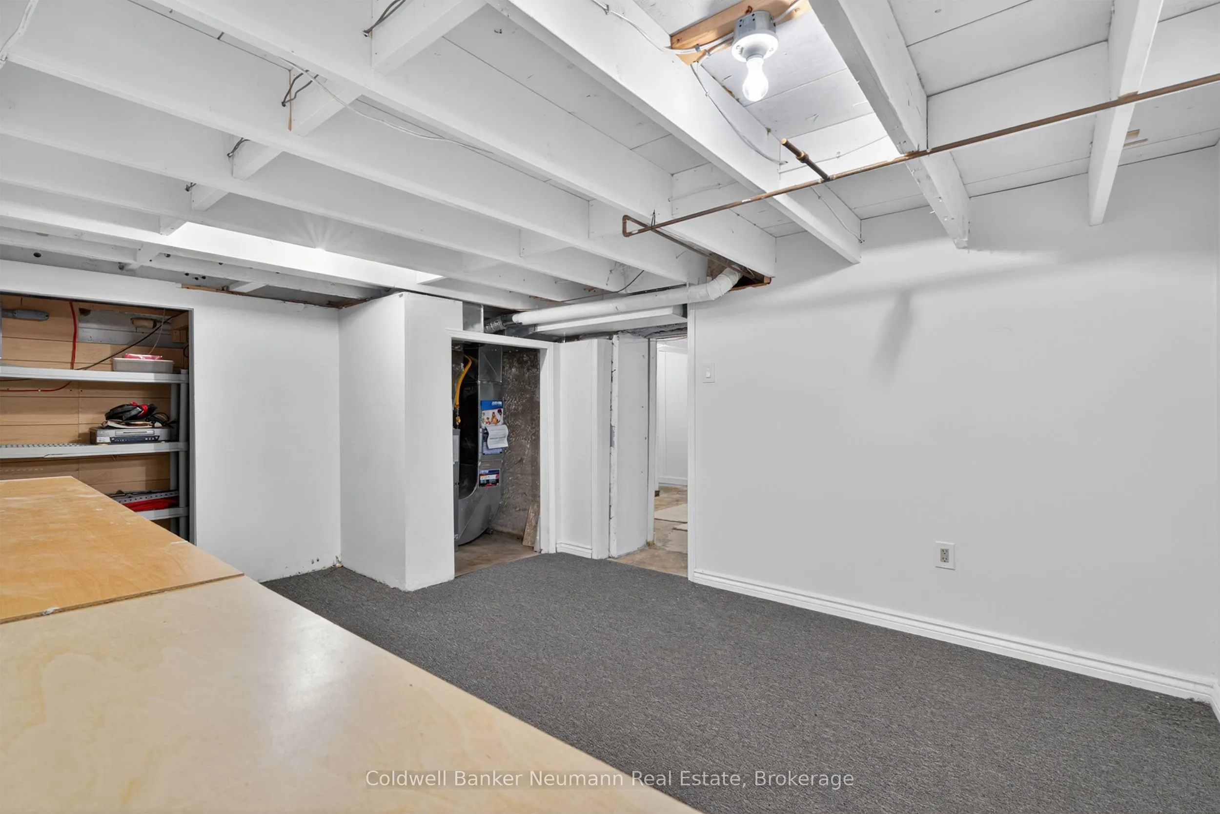 118 1/2 Wellington Street