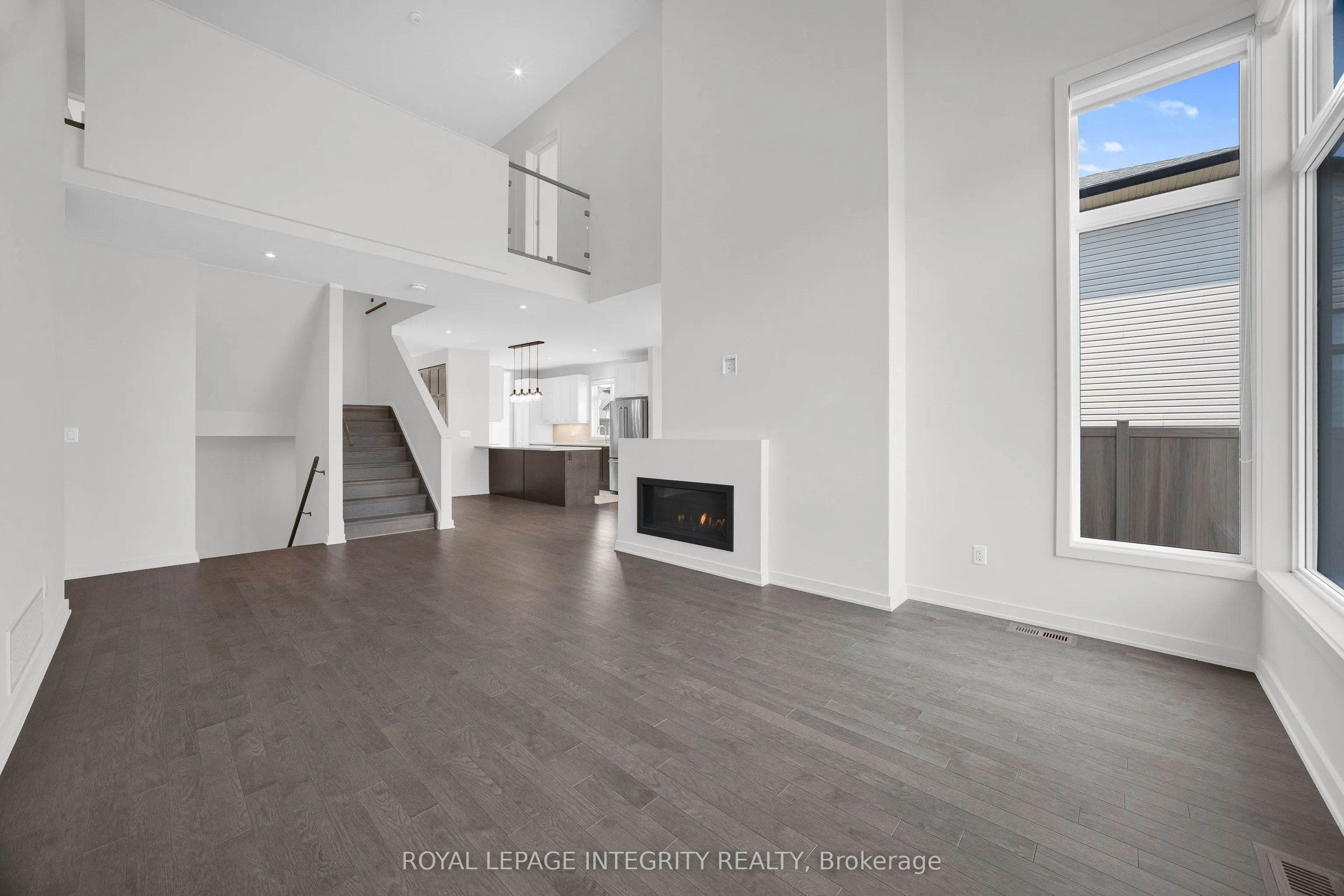 925 Islington Way
