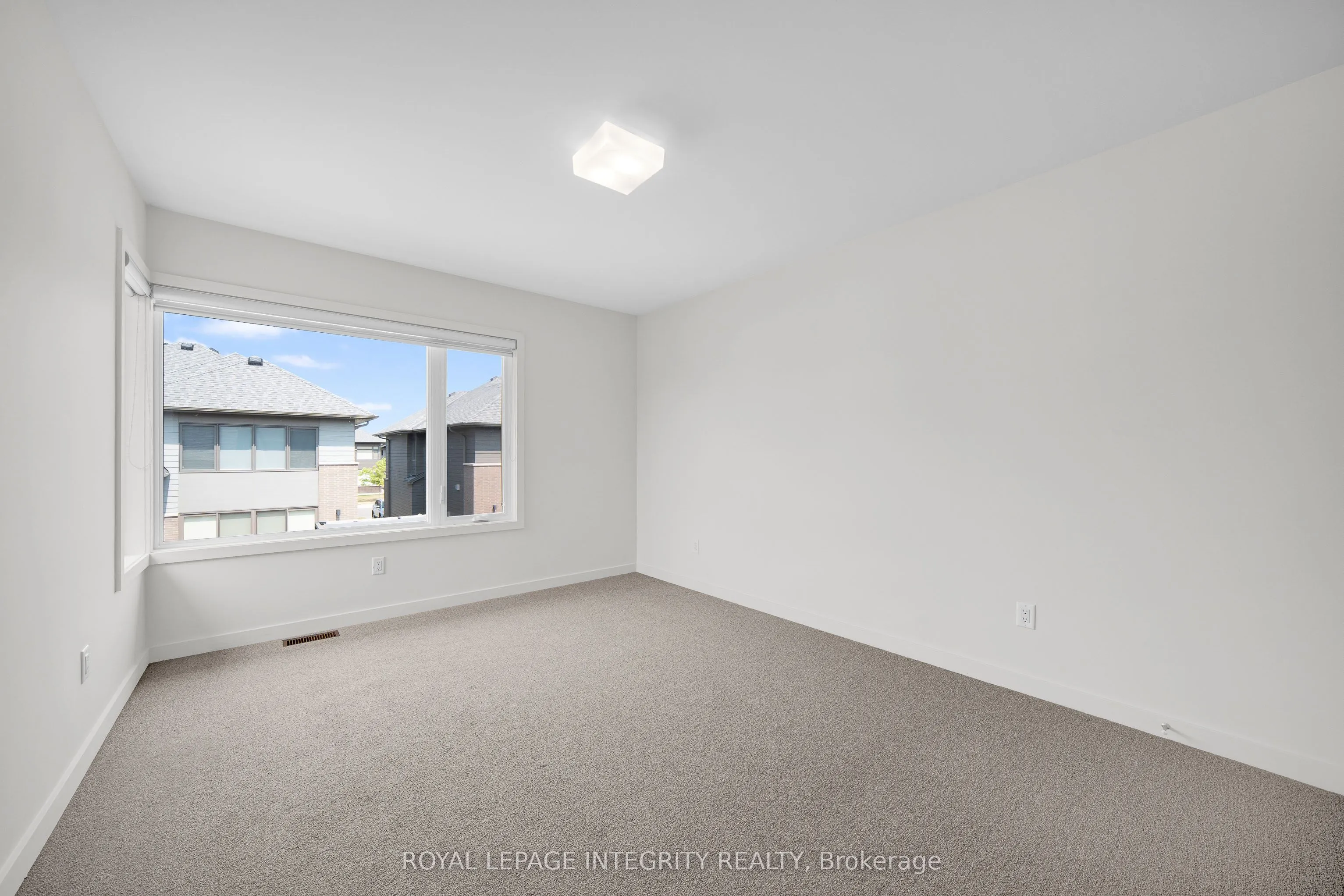 925 Islington Way
