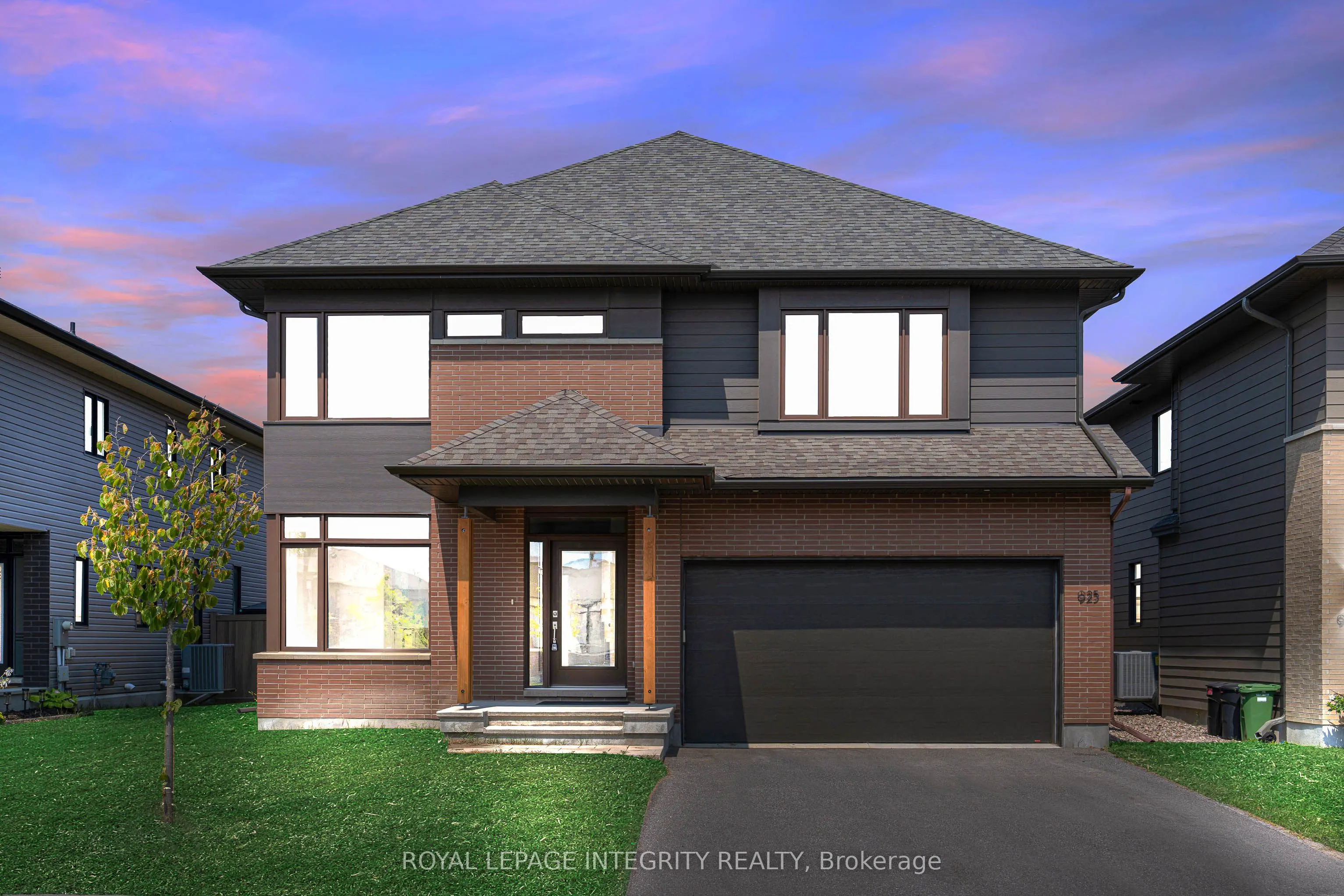 925 Islington Way