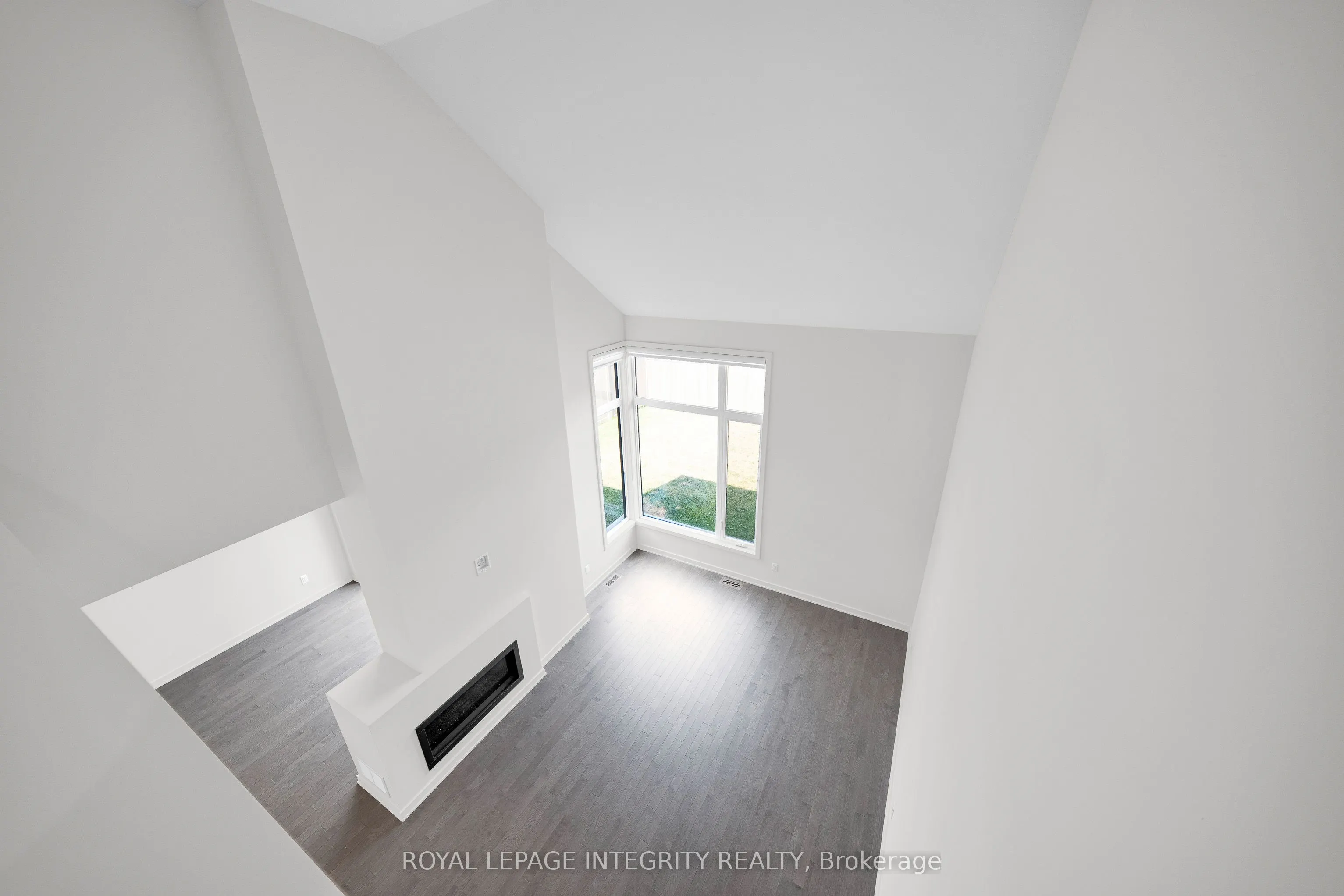 925 Islington Way