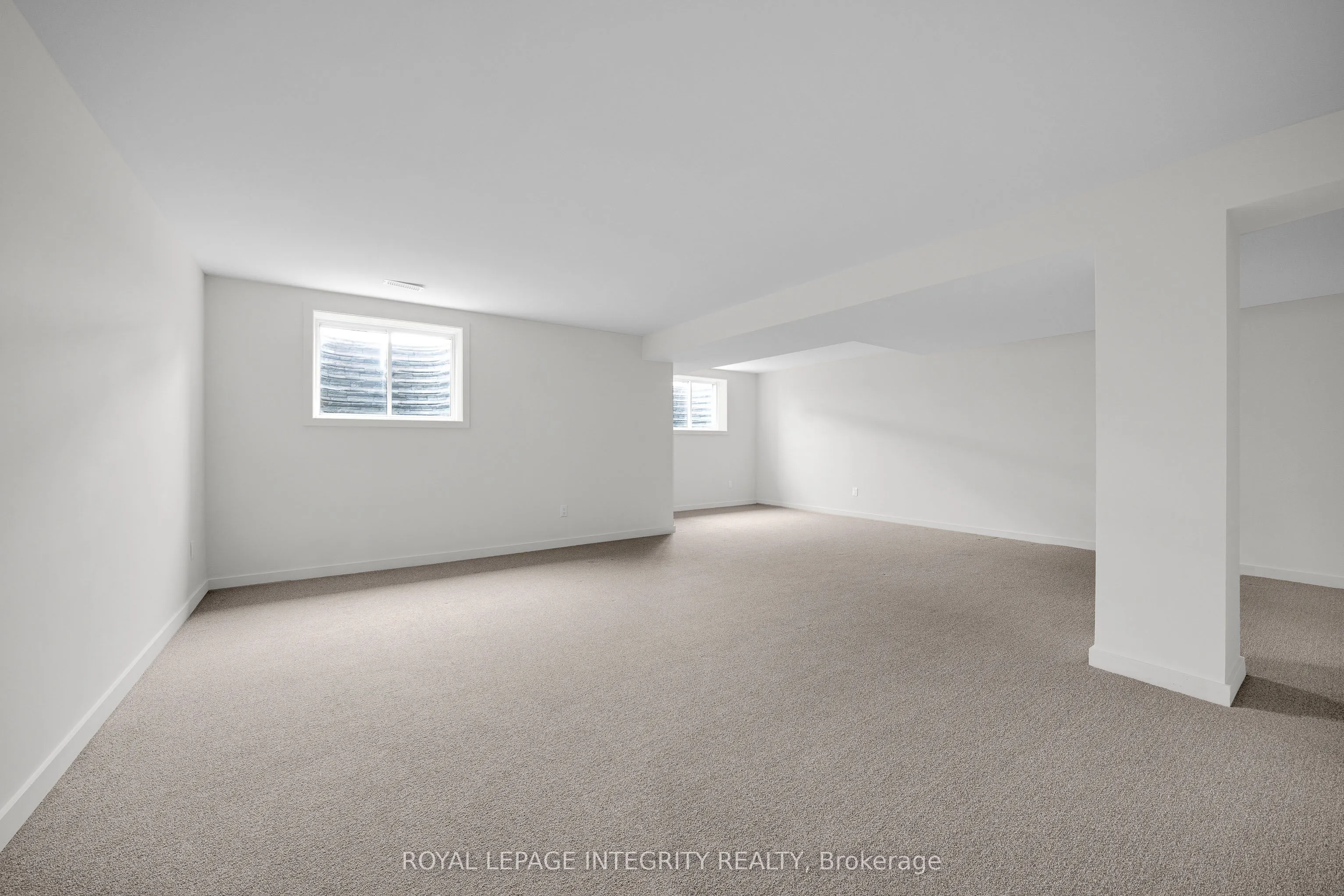 925 Islington Way