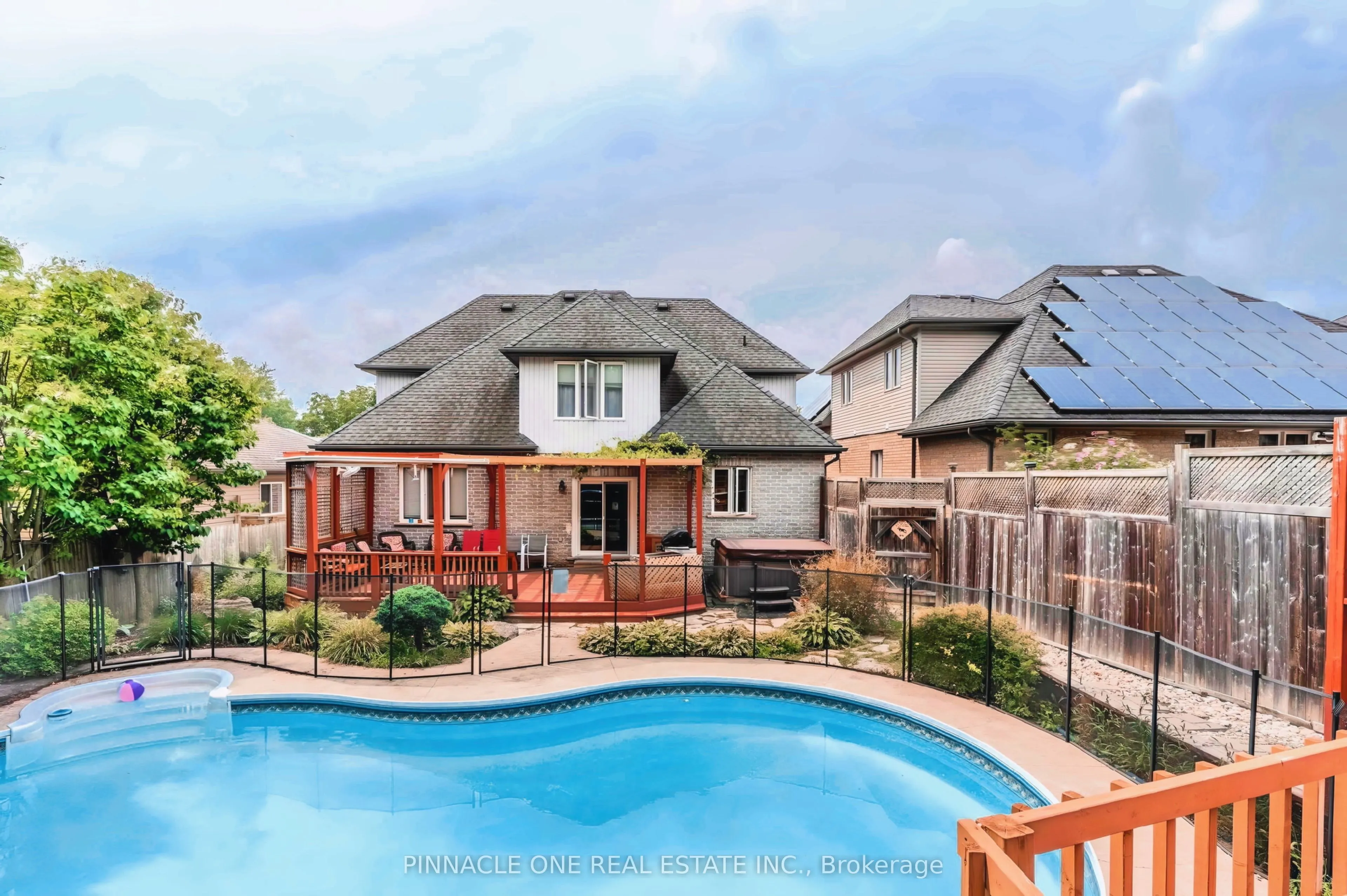 11 Henderson Court