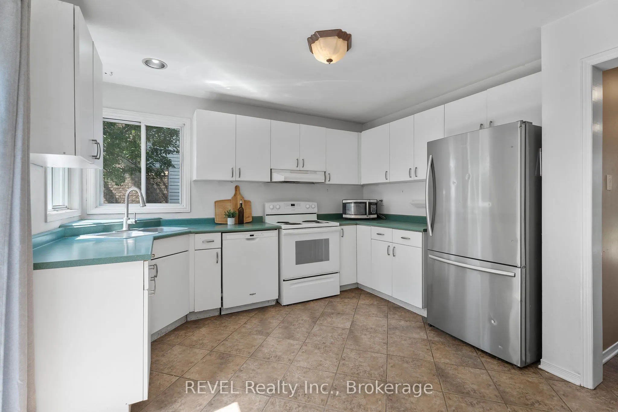 19 Crysler Crescent