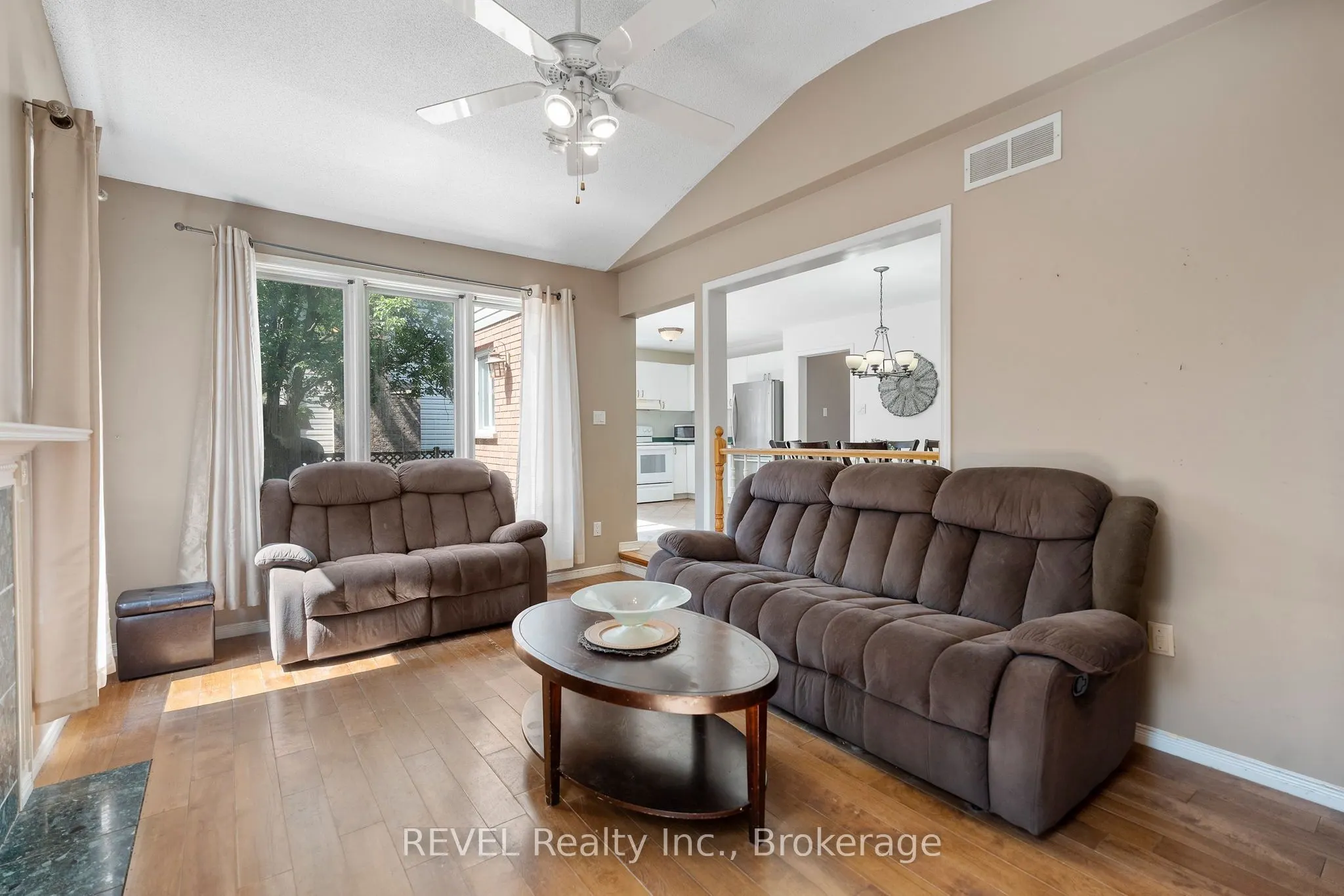 19 Crysler Crescent