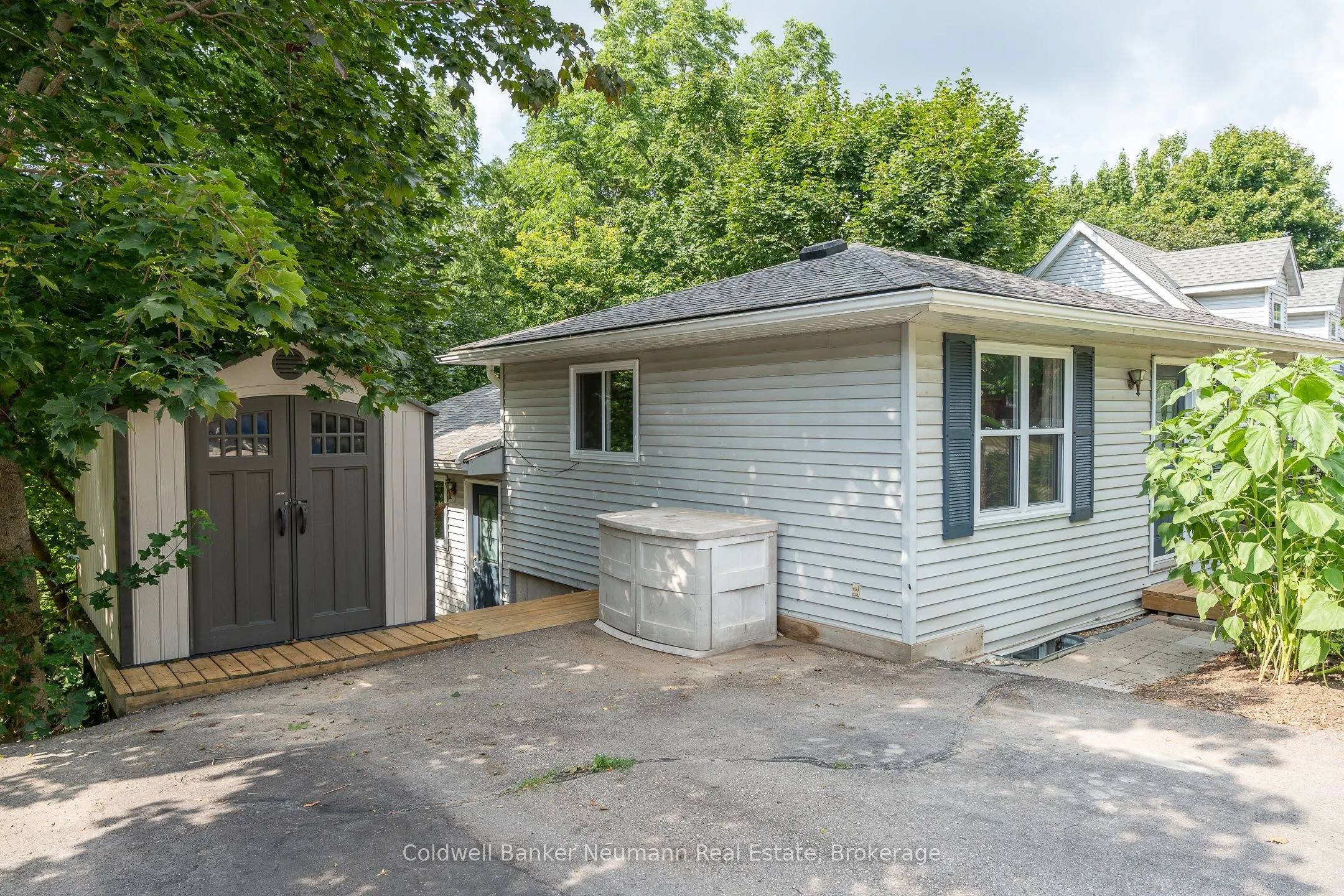 209 Wellington Street