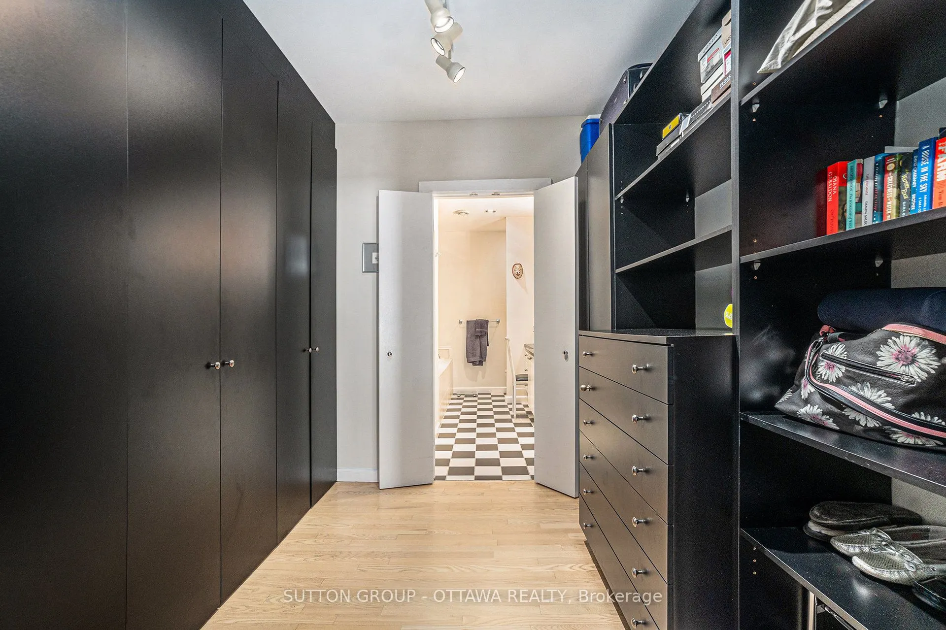 287 Maclaren Street, #202