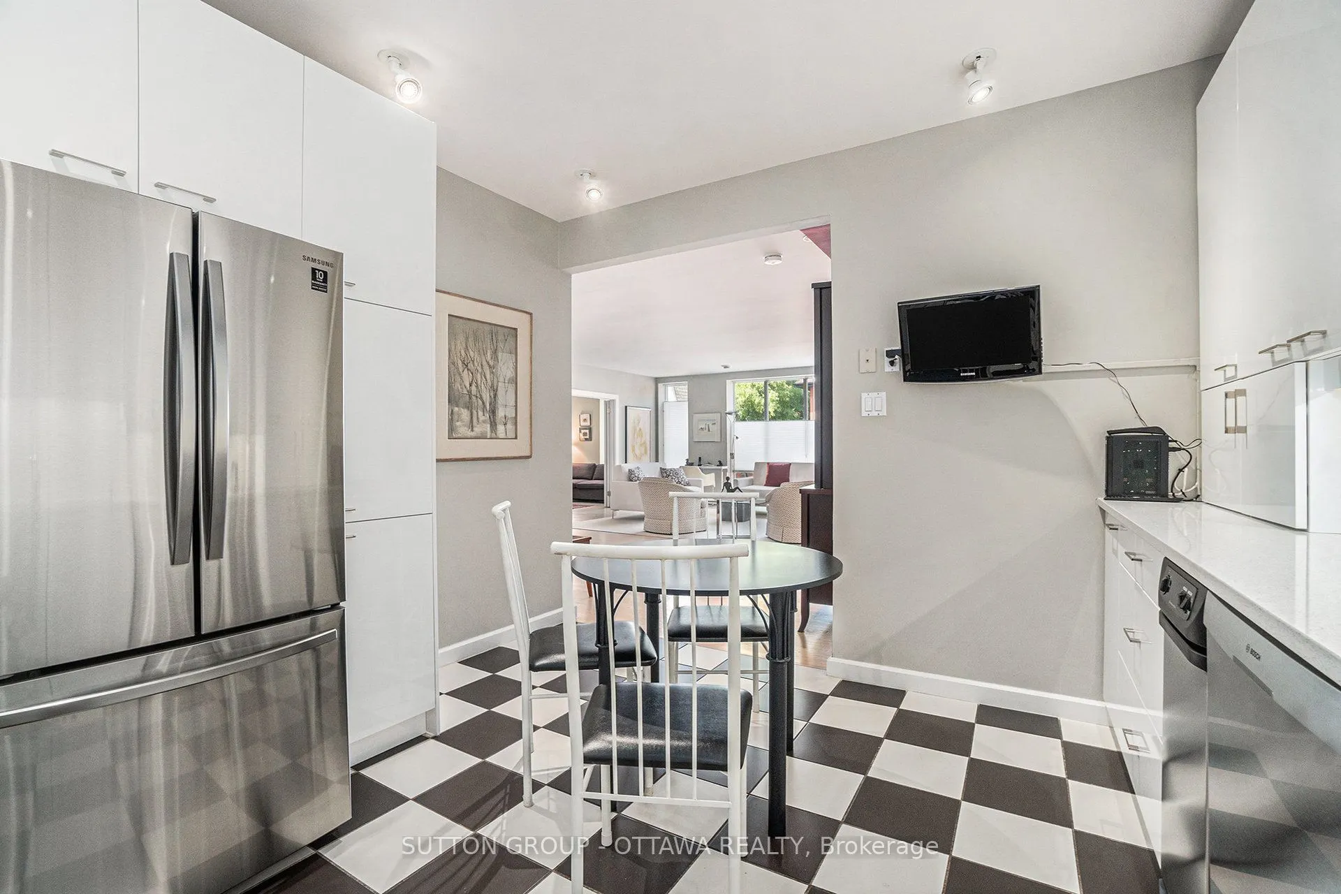 287 Maclaren Street, #202