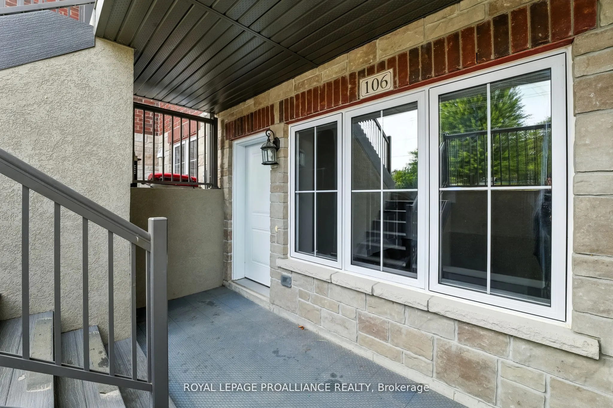 15 Arthur Street, #106