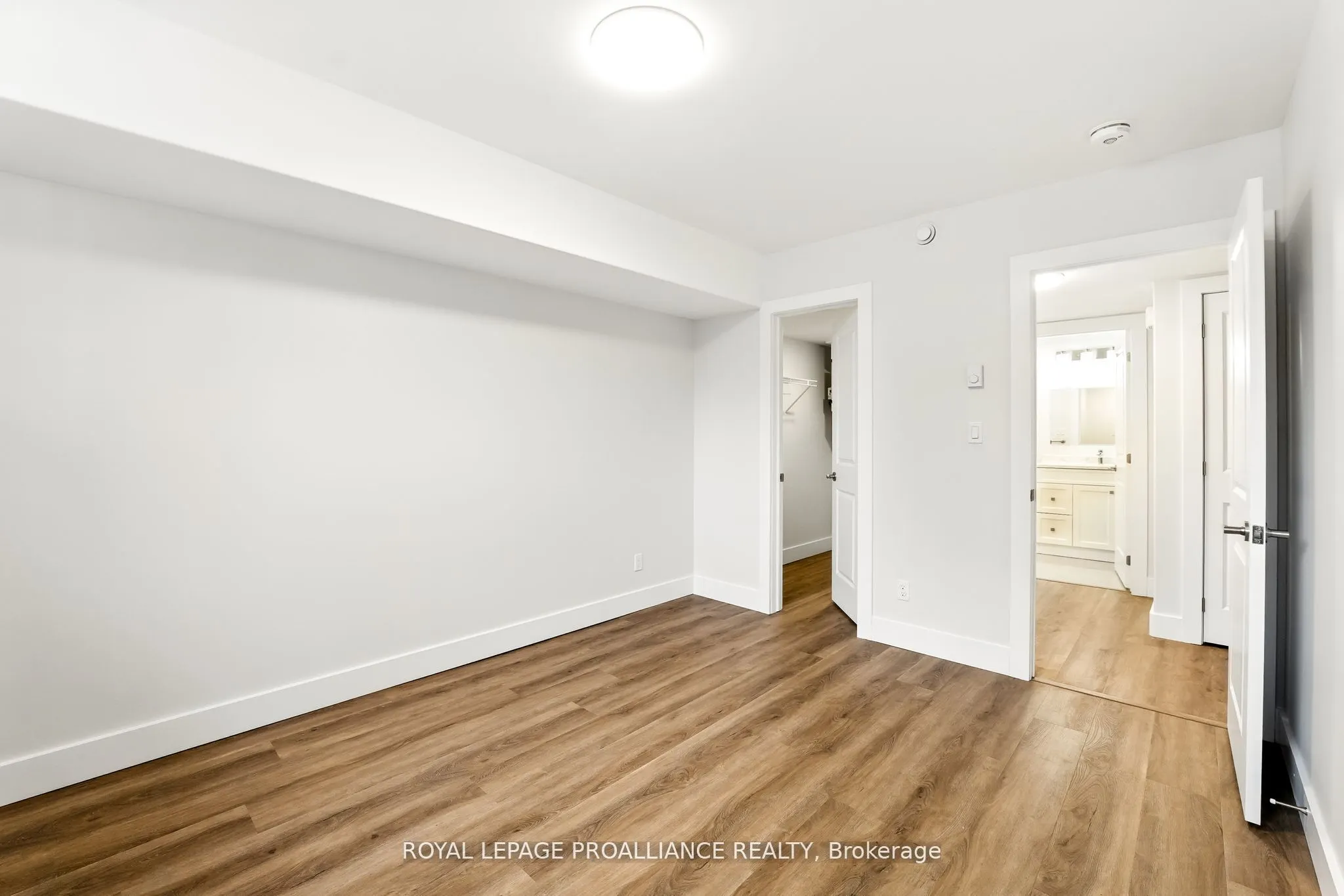 15 Arthur Street, #106