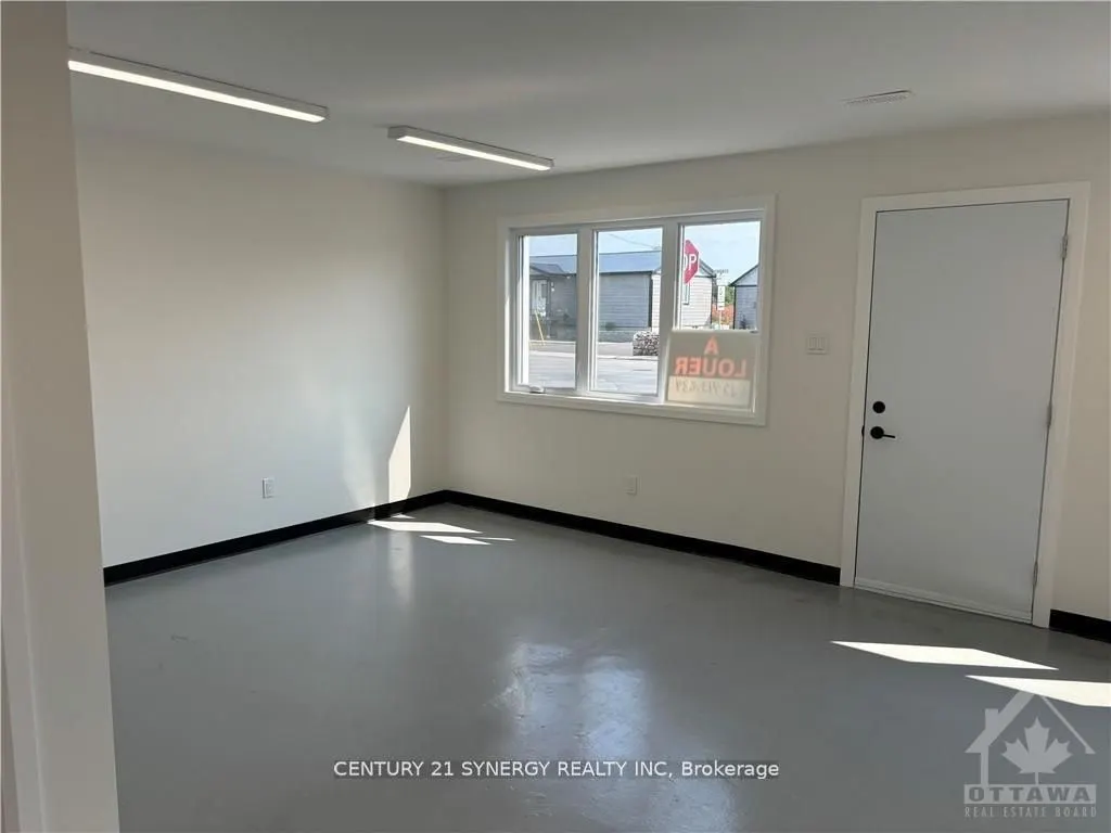 139 KENYON Street W