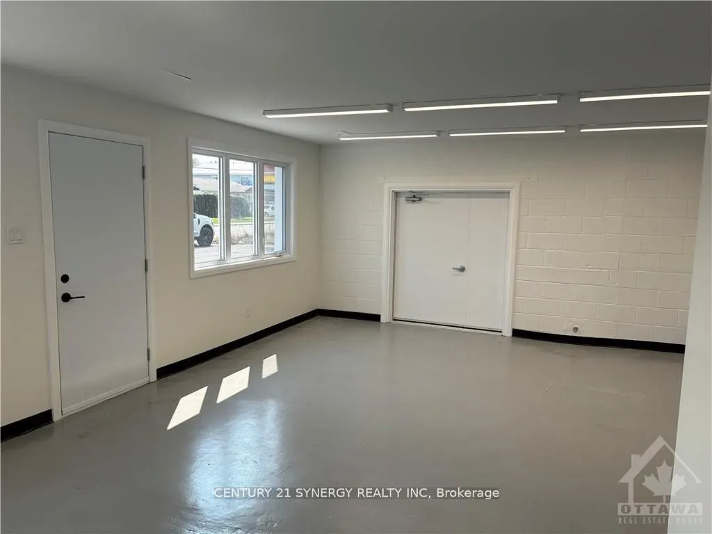 139 KENYON Street W