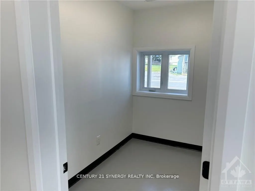 139 KENYON Street W