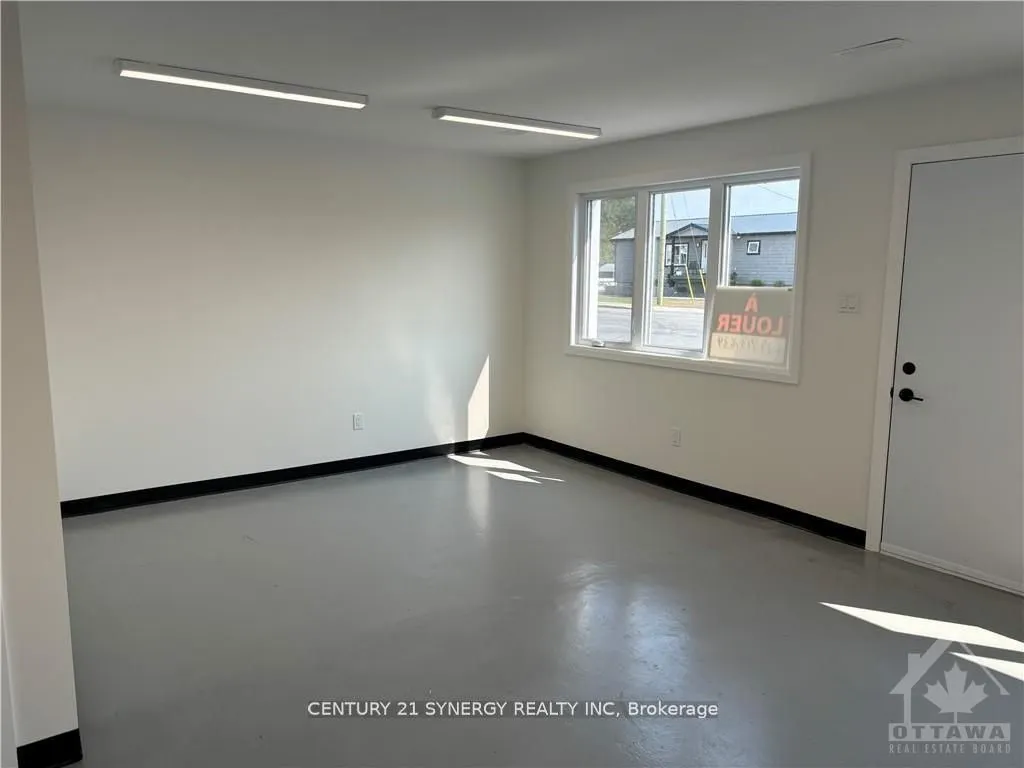 139 KENYON Street W