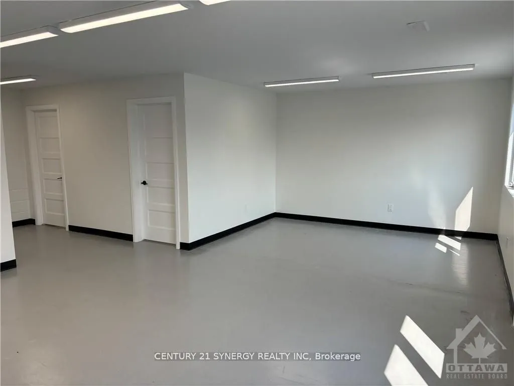 139 KENYON Street W