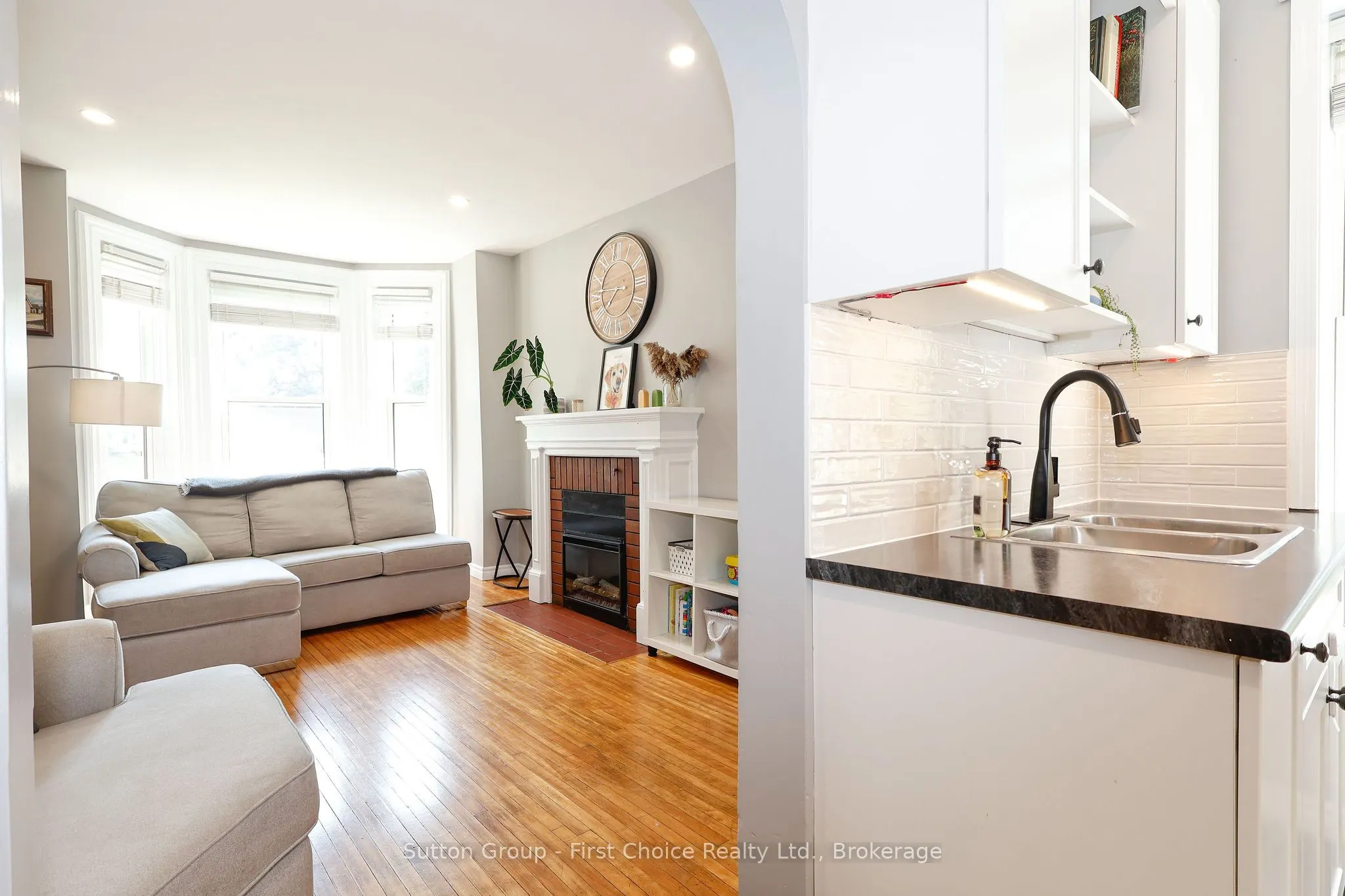 64 Dufferin Street