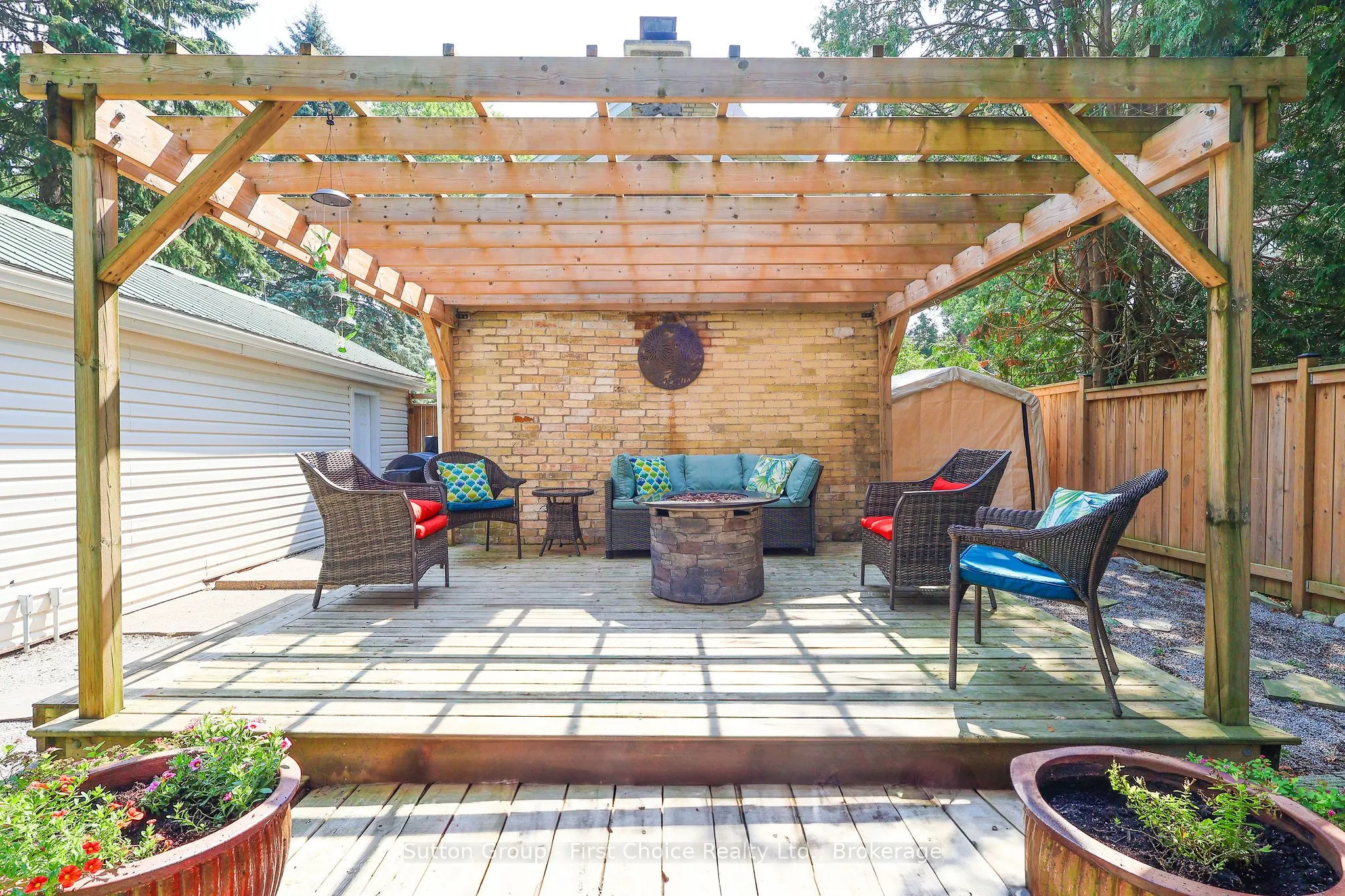 64 Dufferin Street