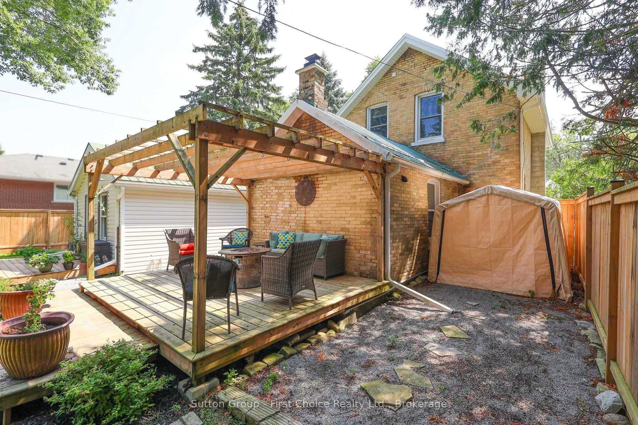 64 Dufferin Street