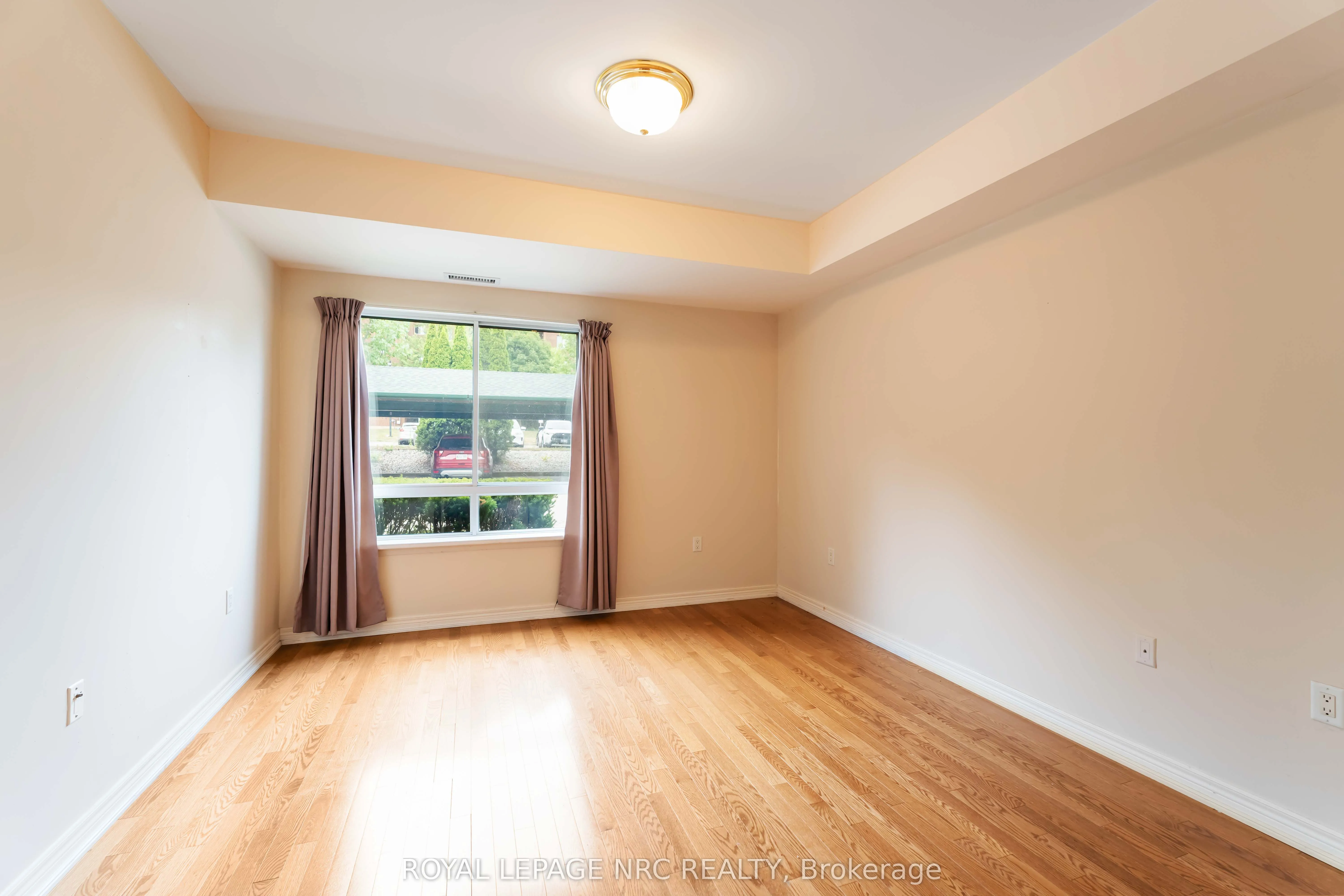 55 Pelham Town Square, #101