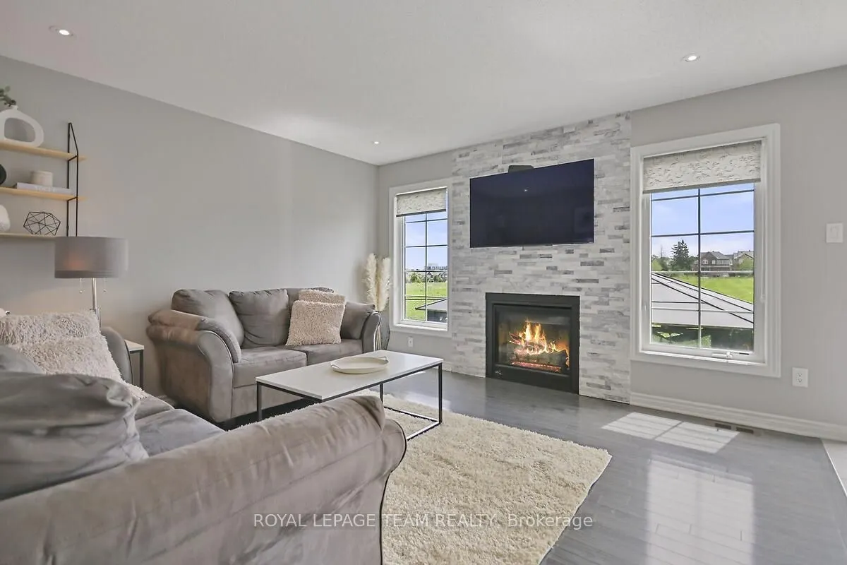 340 Astelia Crescent