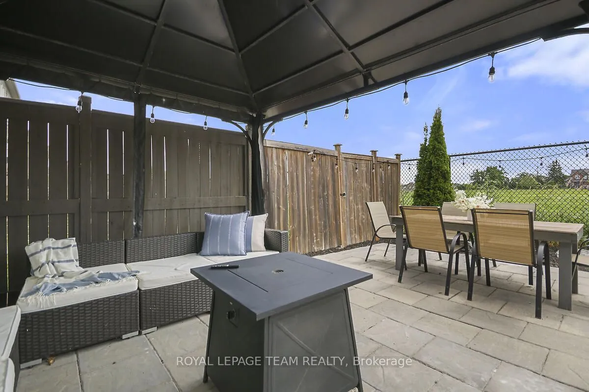 340 Astelia Crescent