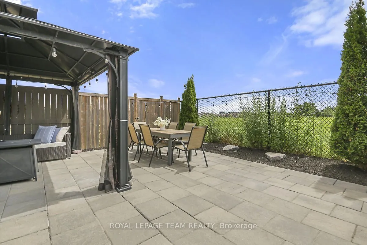 340 Astelia Crescent