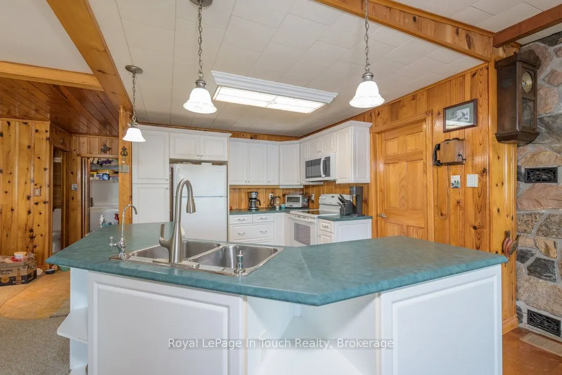 211 Pickerel Point Road