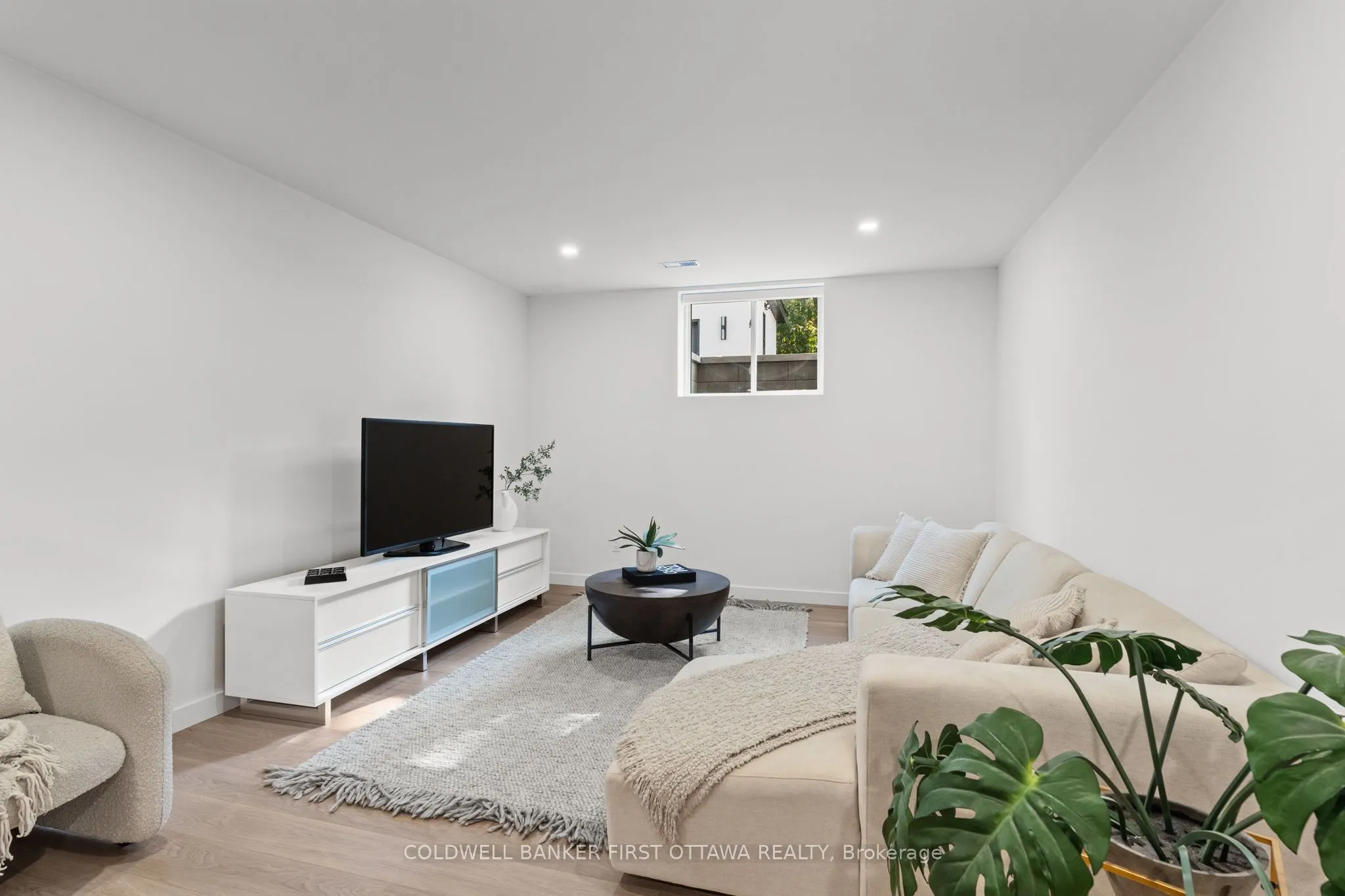 5398 Mansel Crescent