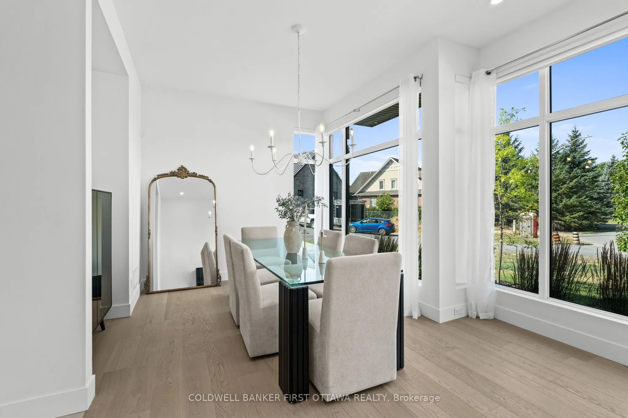 5398 Mansel Crescent