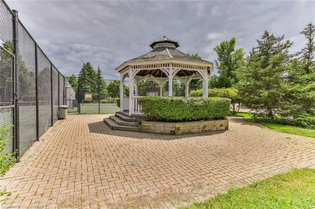 375 SILVERBIRCH Boulevard, #33