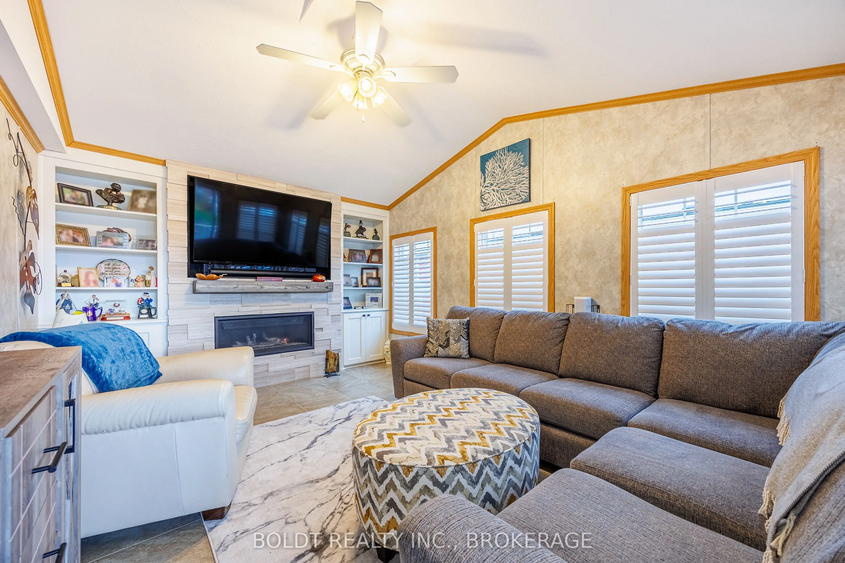 3033 Townline Road, #101