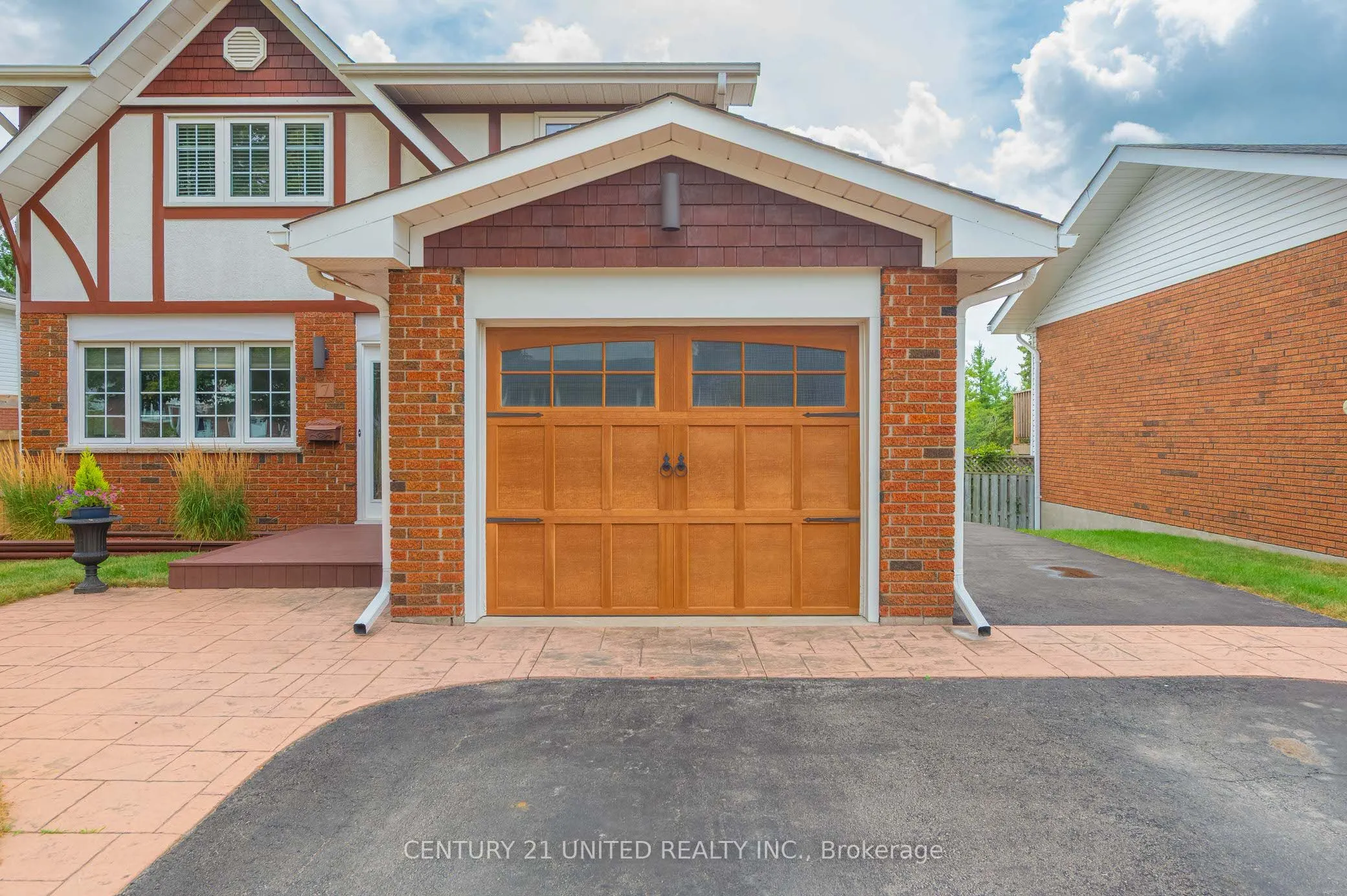7 Bayleaf Court