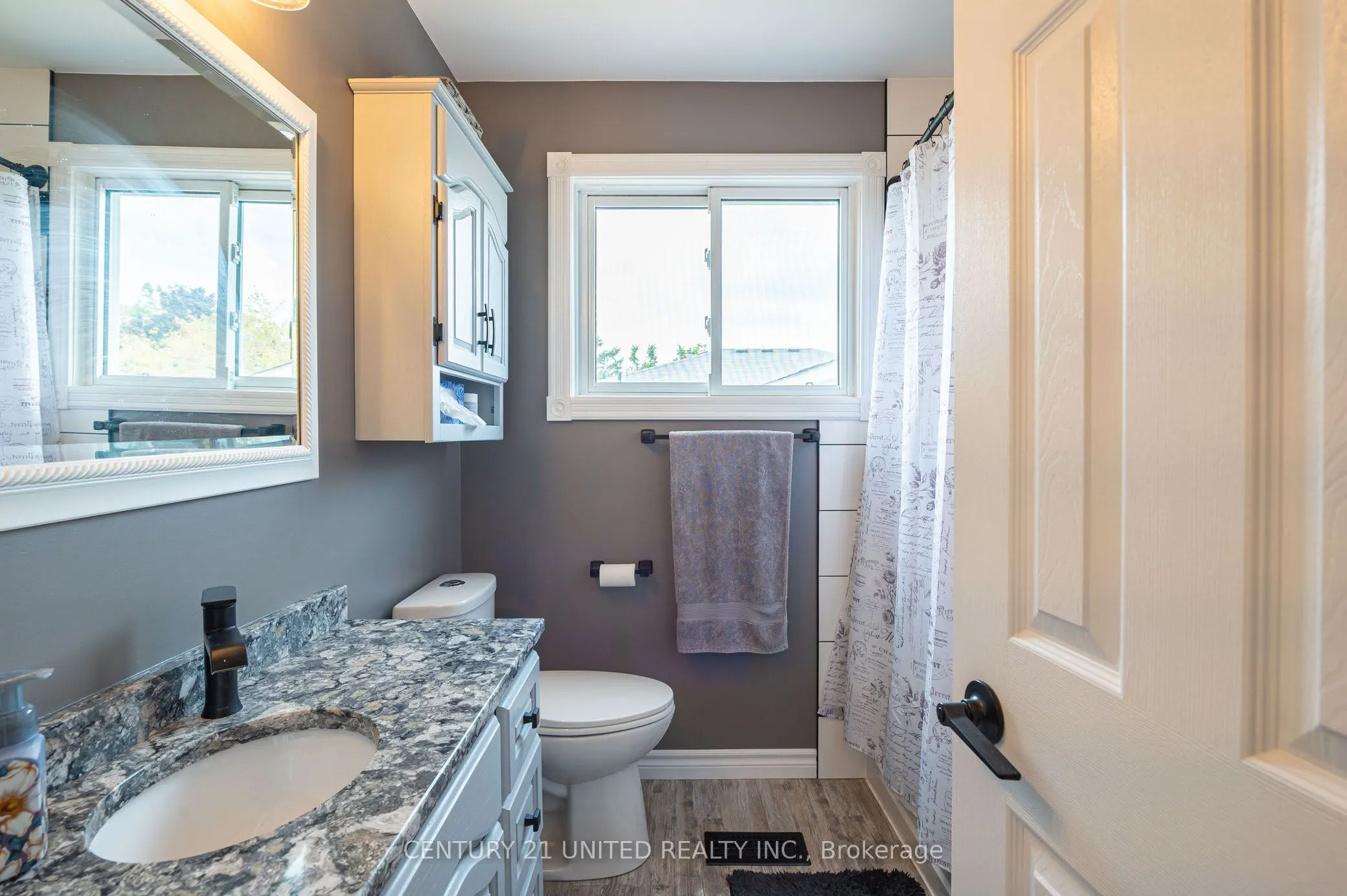 7 Bayleaf Court