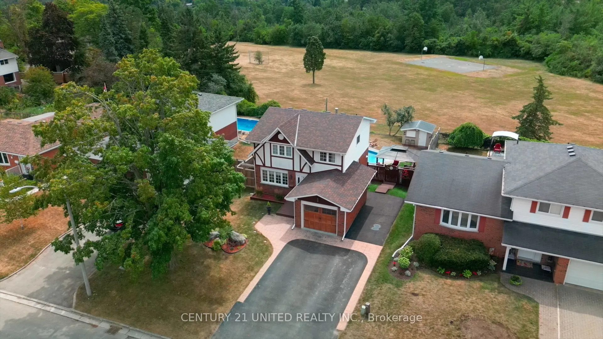 7 Bayleaf Court