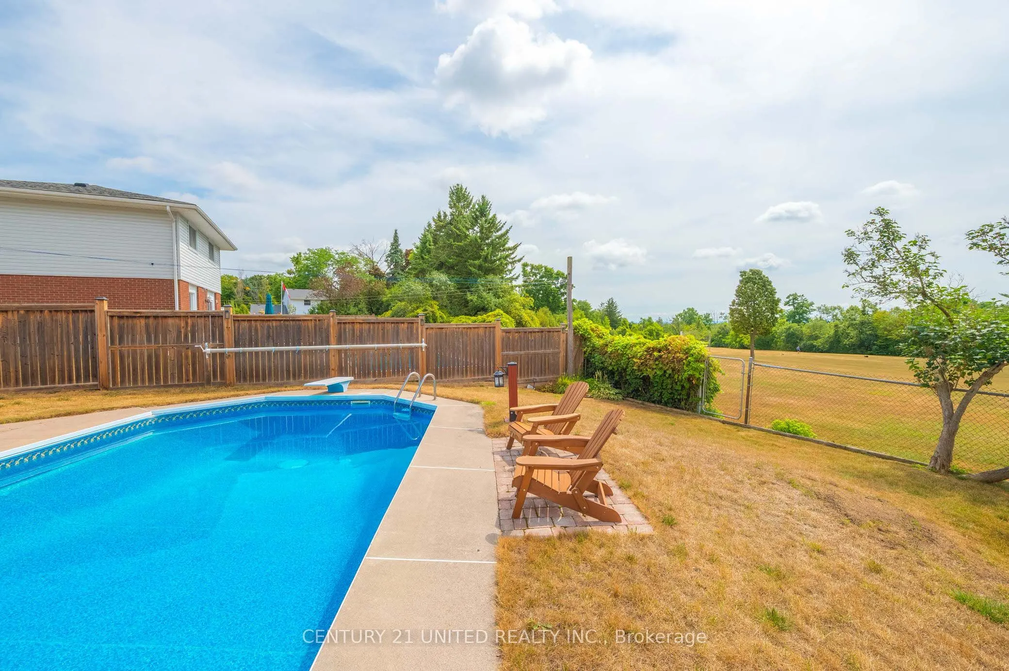 7 Bayleaf Court