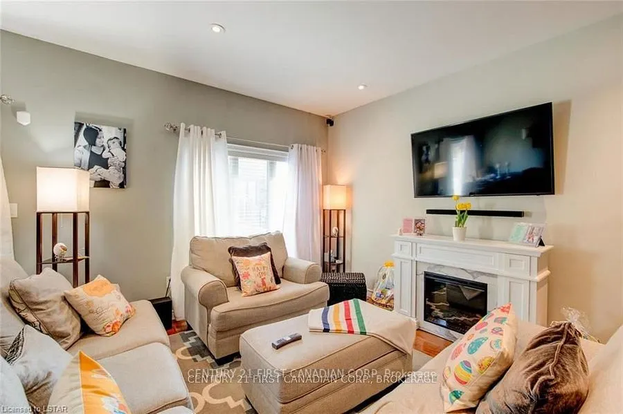 1016 OAKCROSSING Gate, #34