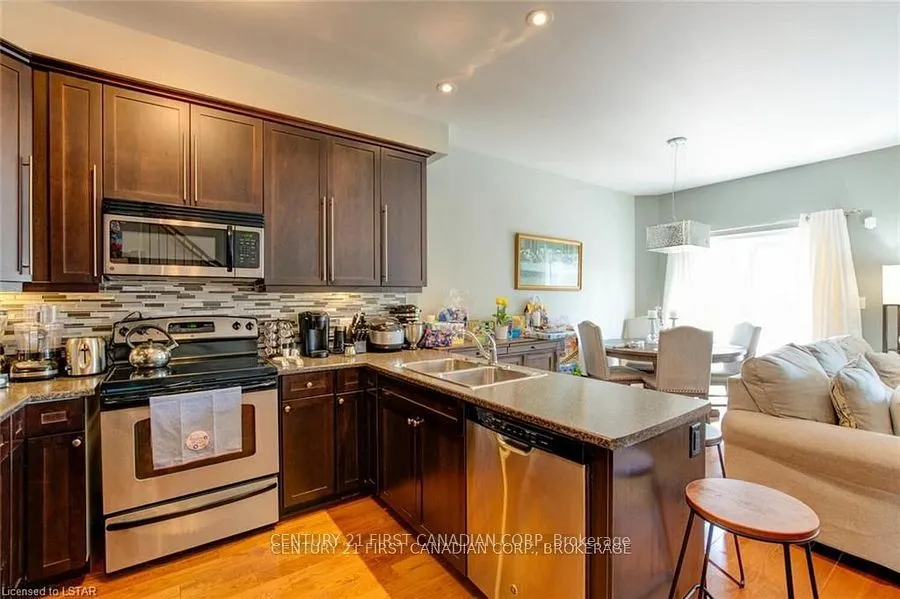 1016 OAKCROSSING Gate, #34