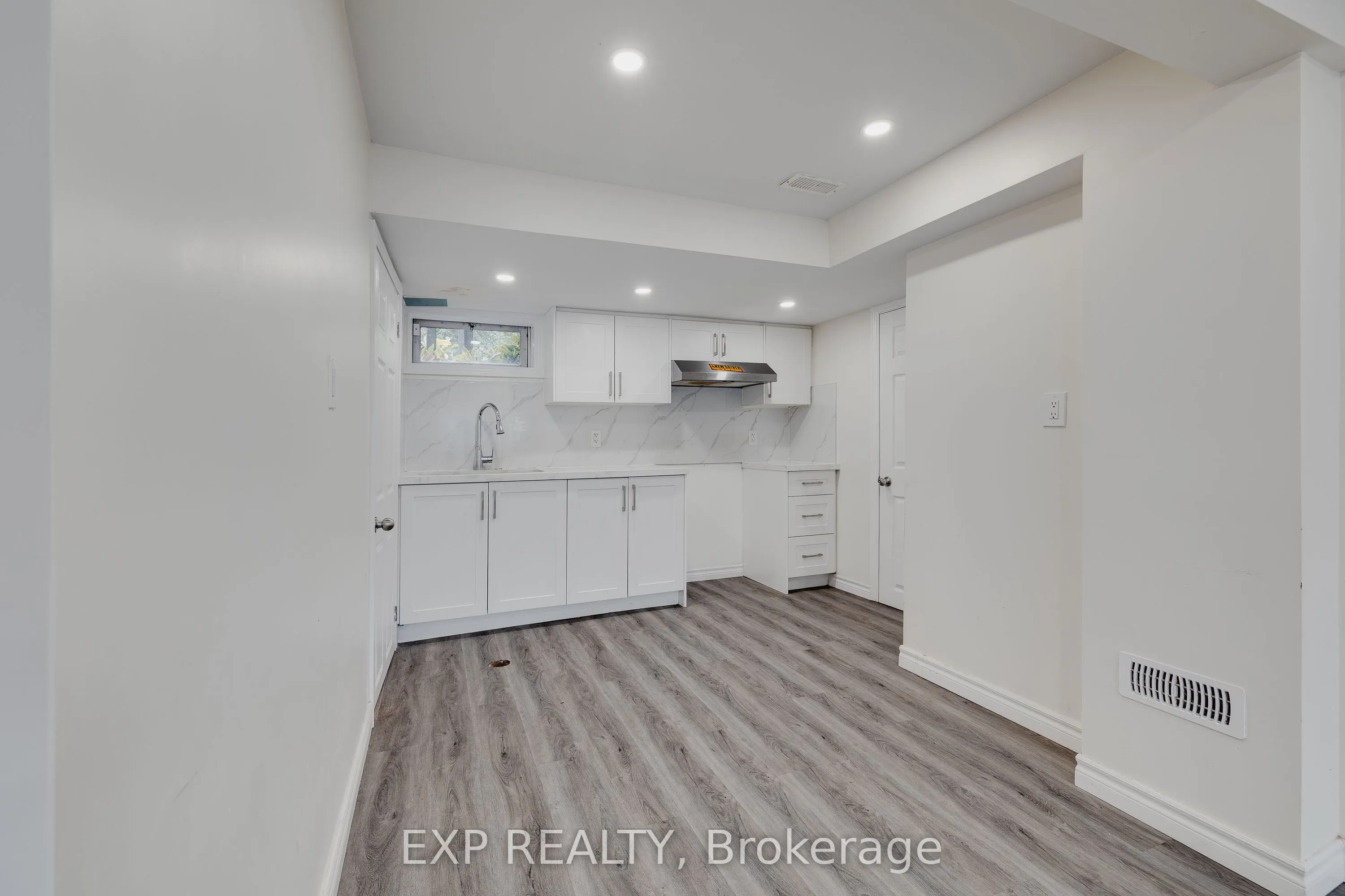 595 Pioneer Drive
