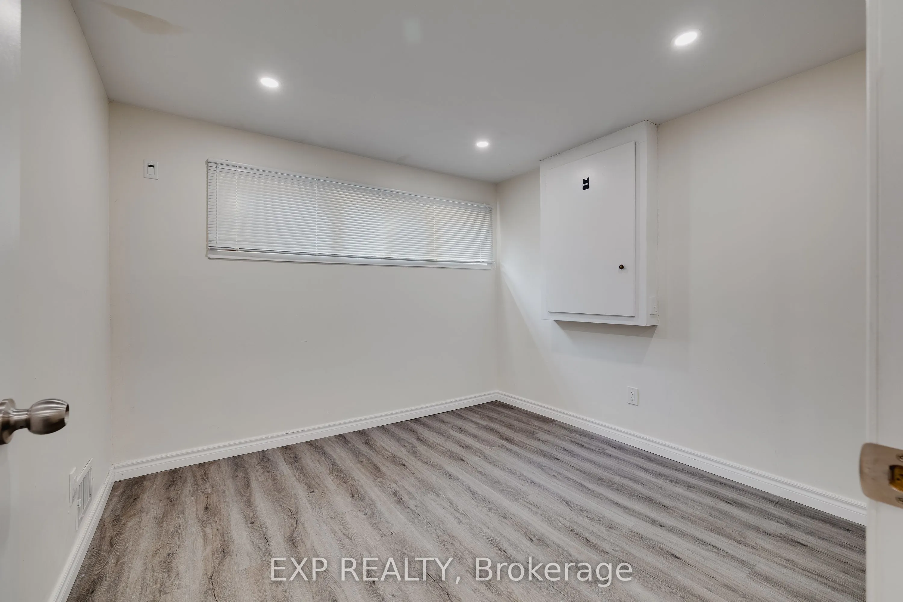 595 Pioneer Drive