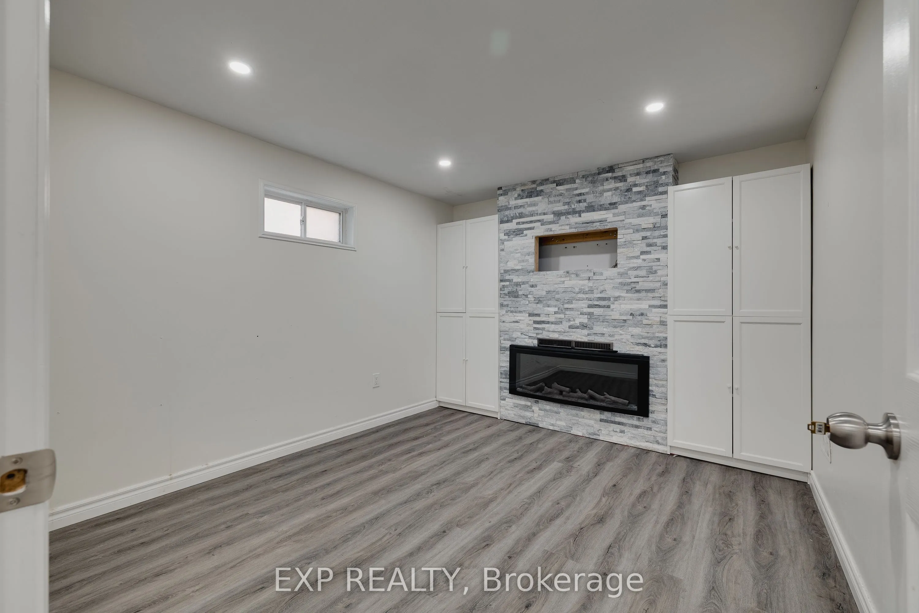 595 Pioneer Drive