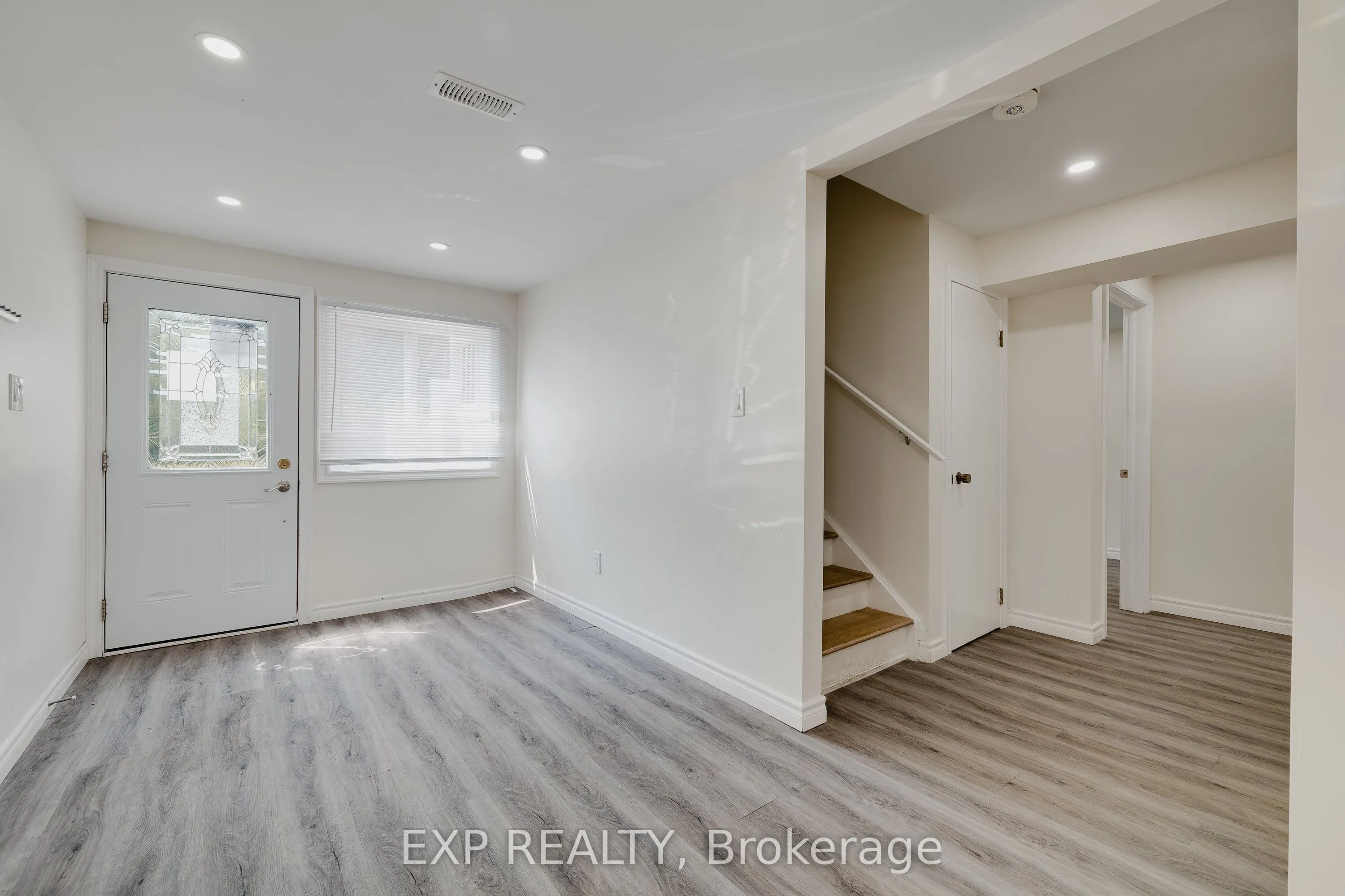 595 Pioneer Drive